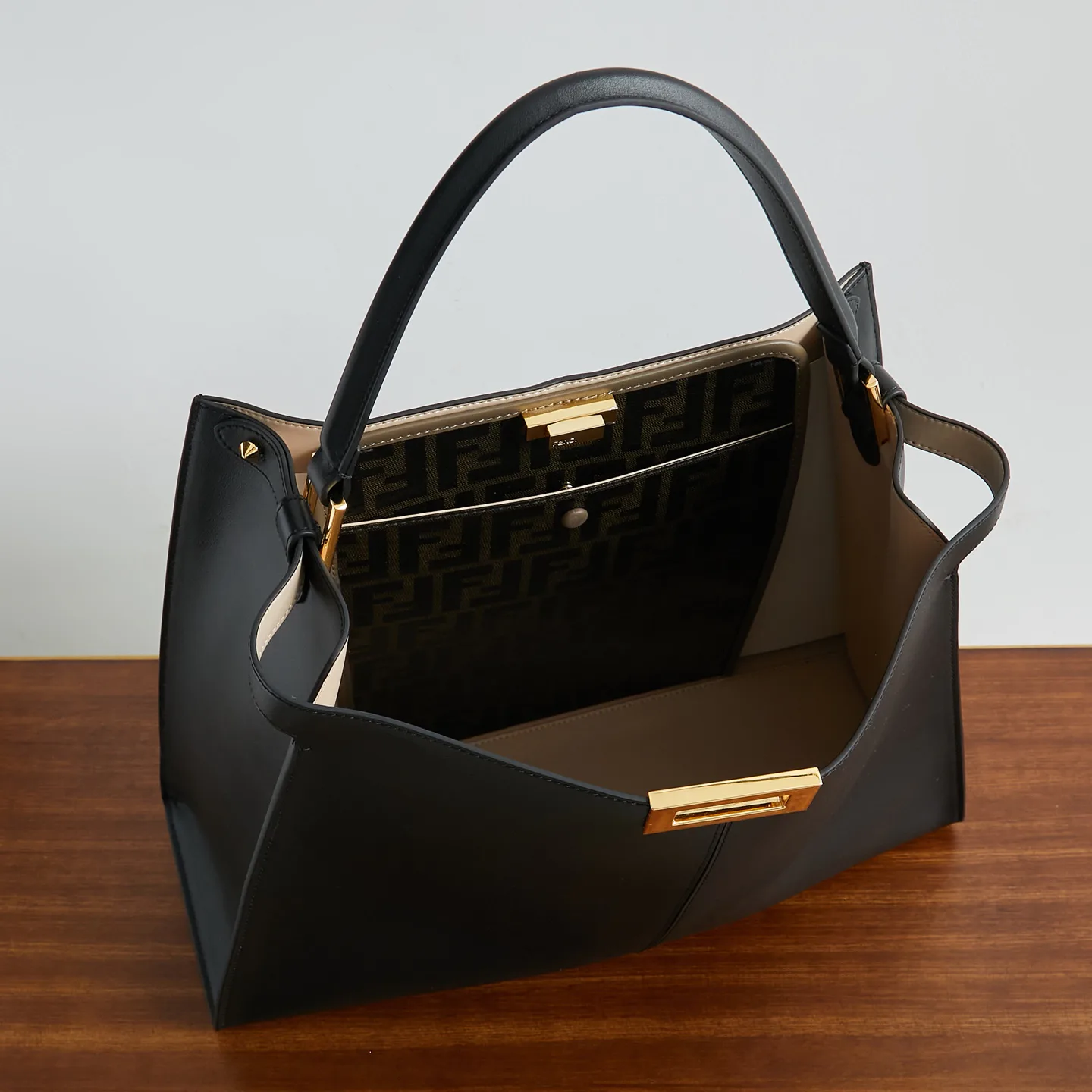 Women's Classic Handbags FENDI 17941559