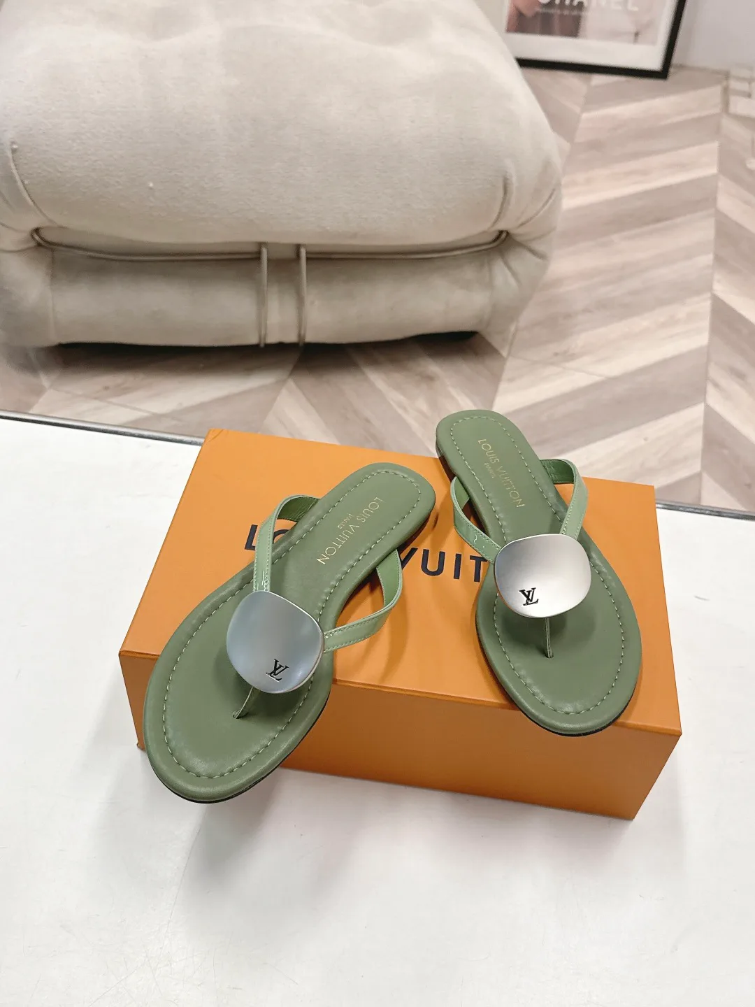 Women's Flip-Flops LOUIS VUITTON 17578105