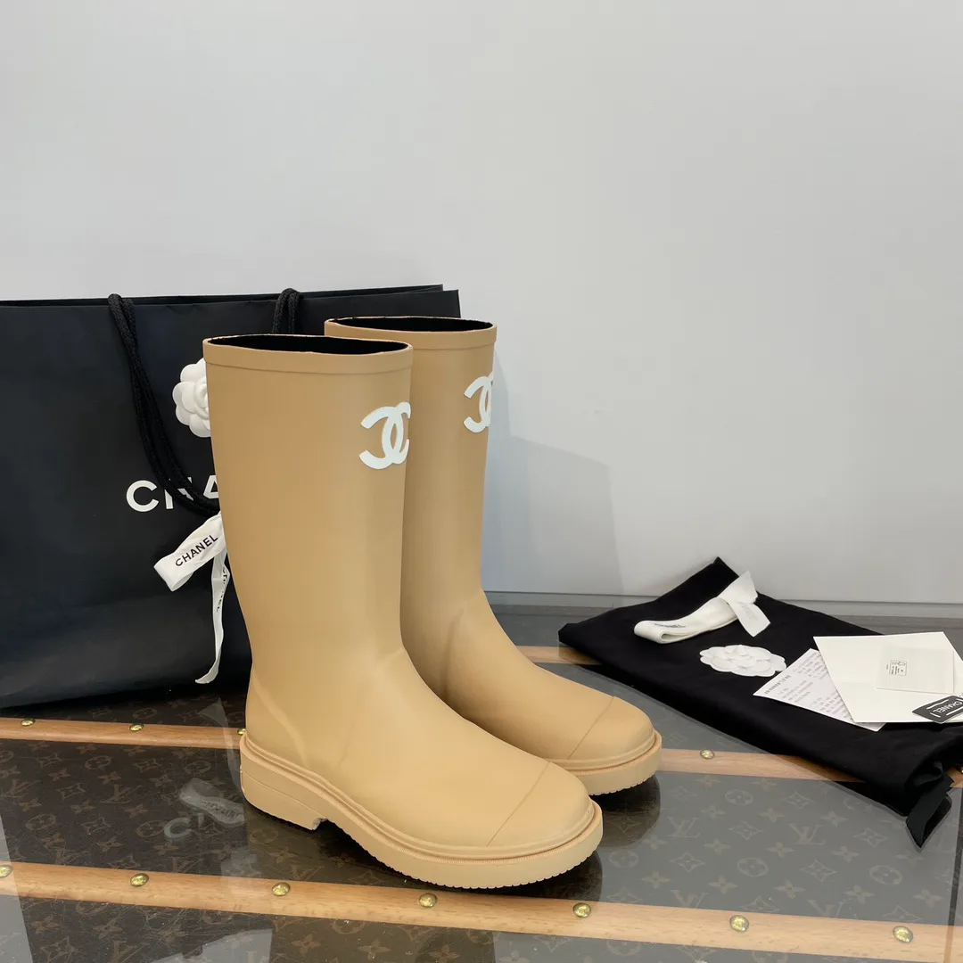 Women's Boots CHANEL 18409811