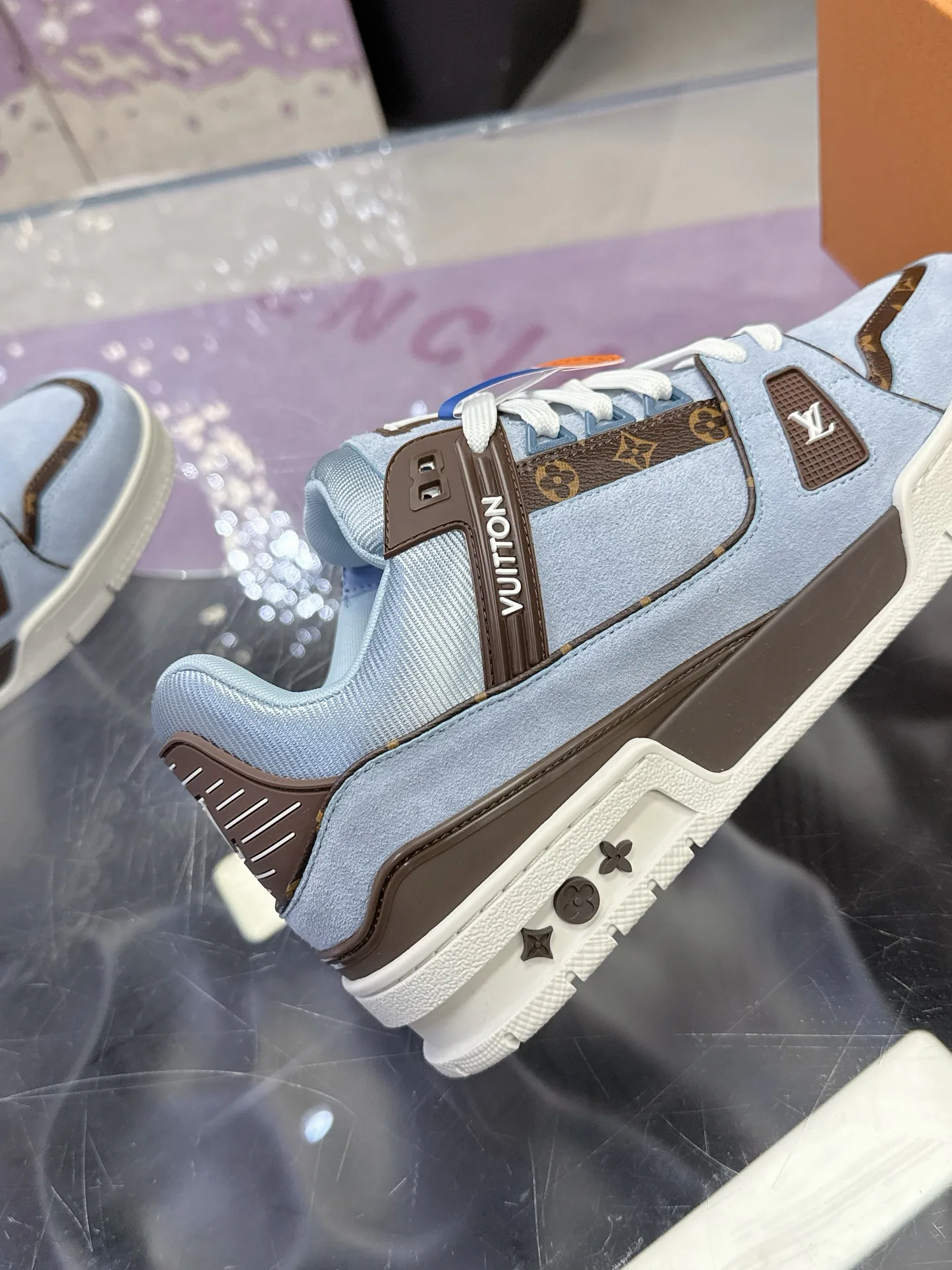 Women's Sneakers LOUIS VUITTON 17530415