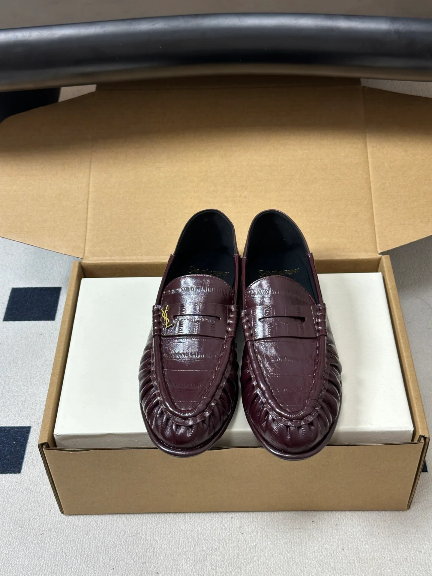 Women's Loafers And Moccasins SAINT LAURENT 18049118