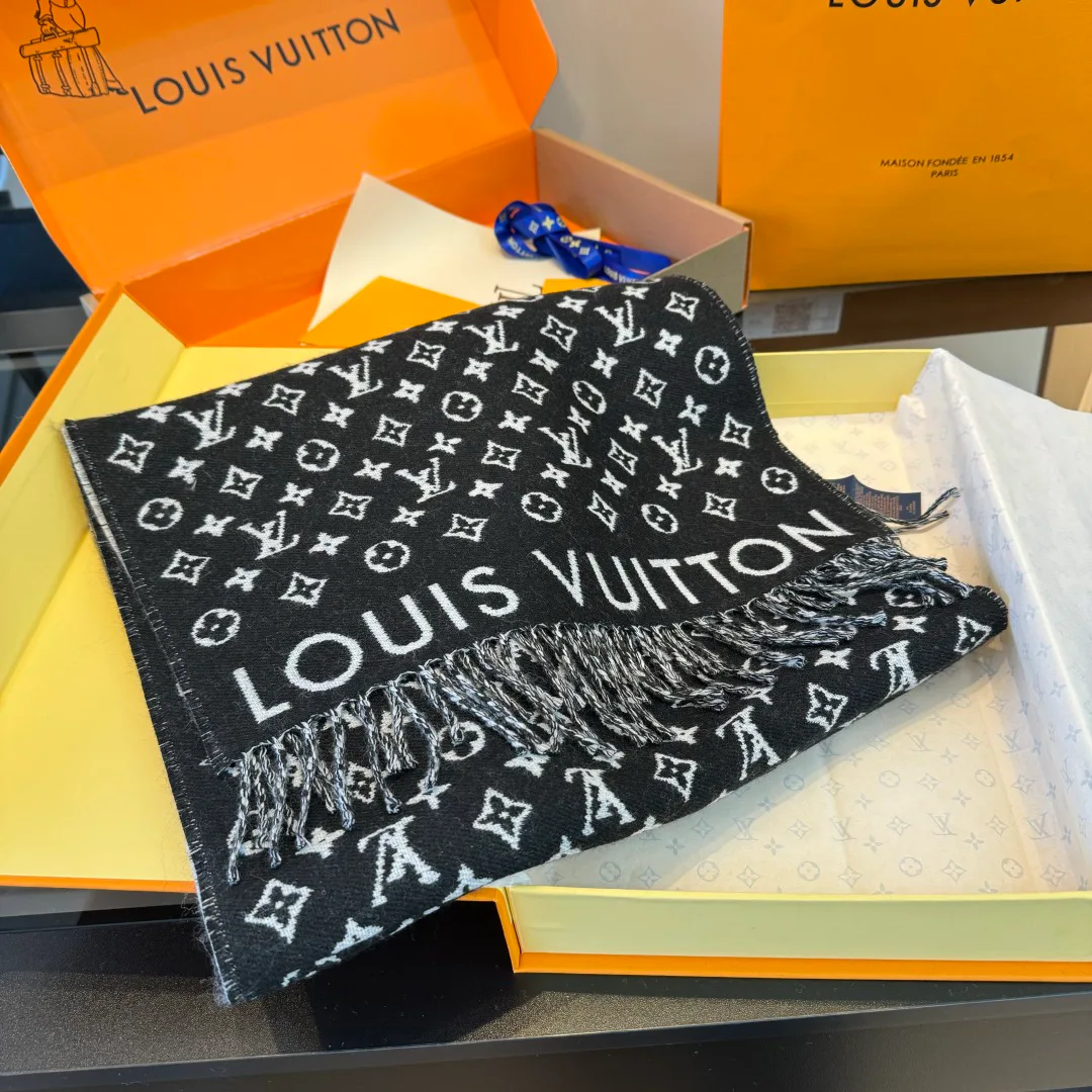 Scarves LOUIS VUITTON 18003240