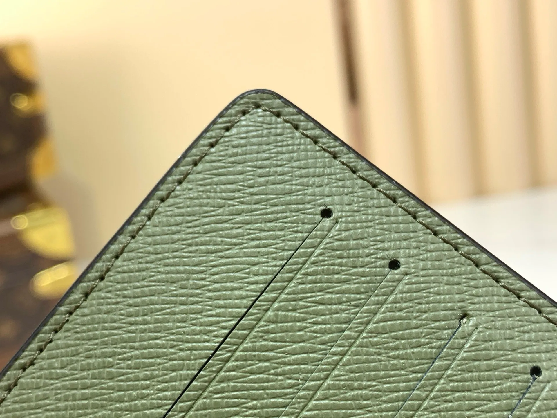 Women's Clutches LOUIS VUITTON 17499383