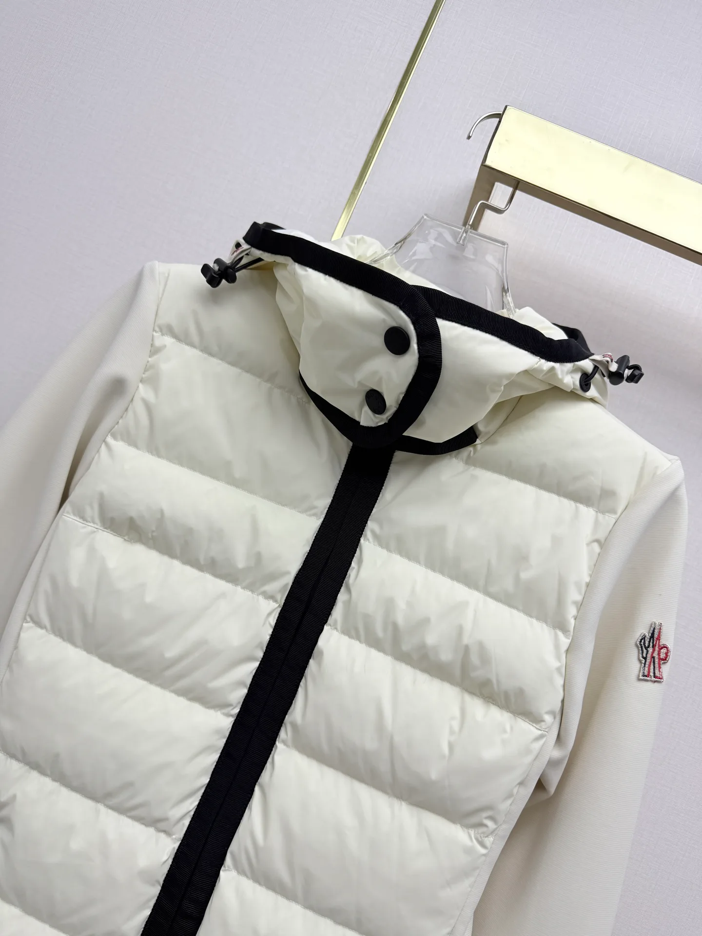 Women's Jackets And Down Jackets MONCLER 18435808