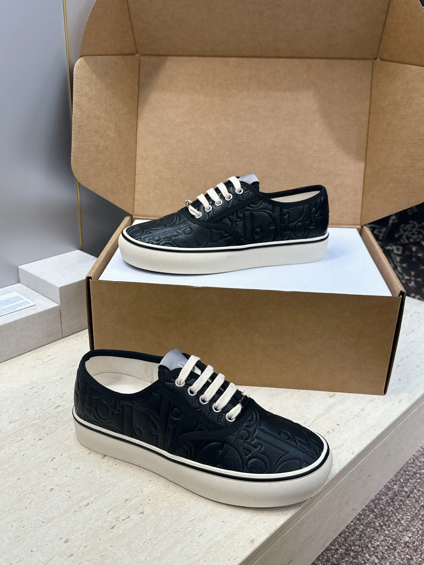 Women's Sneakers CHRISTIAN DIOR 18132782