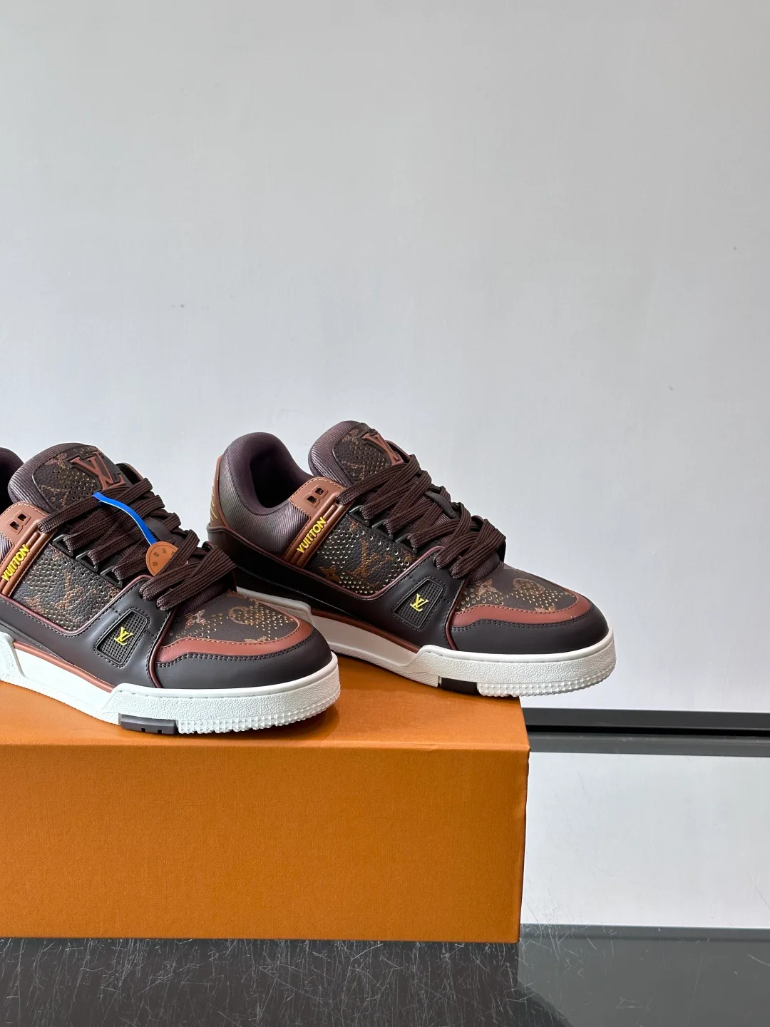 Women's Sneakers LOUIS VUITTON 17349546