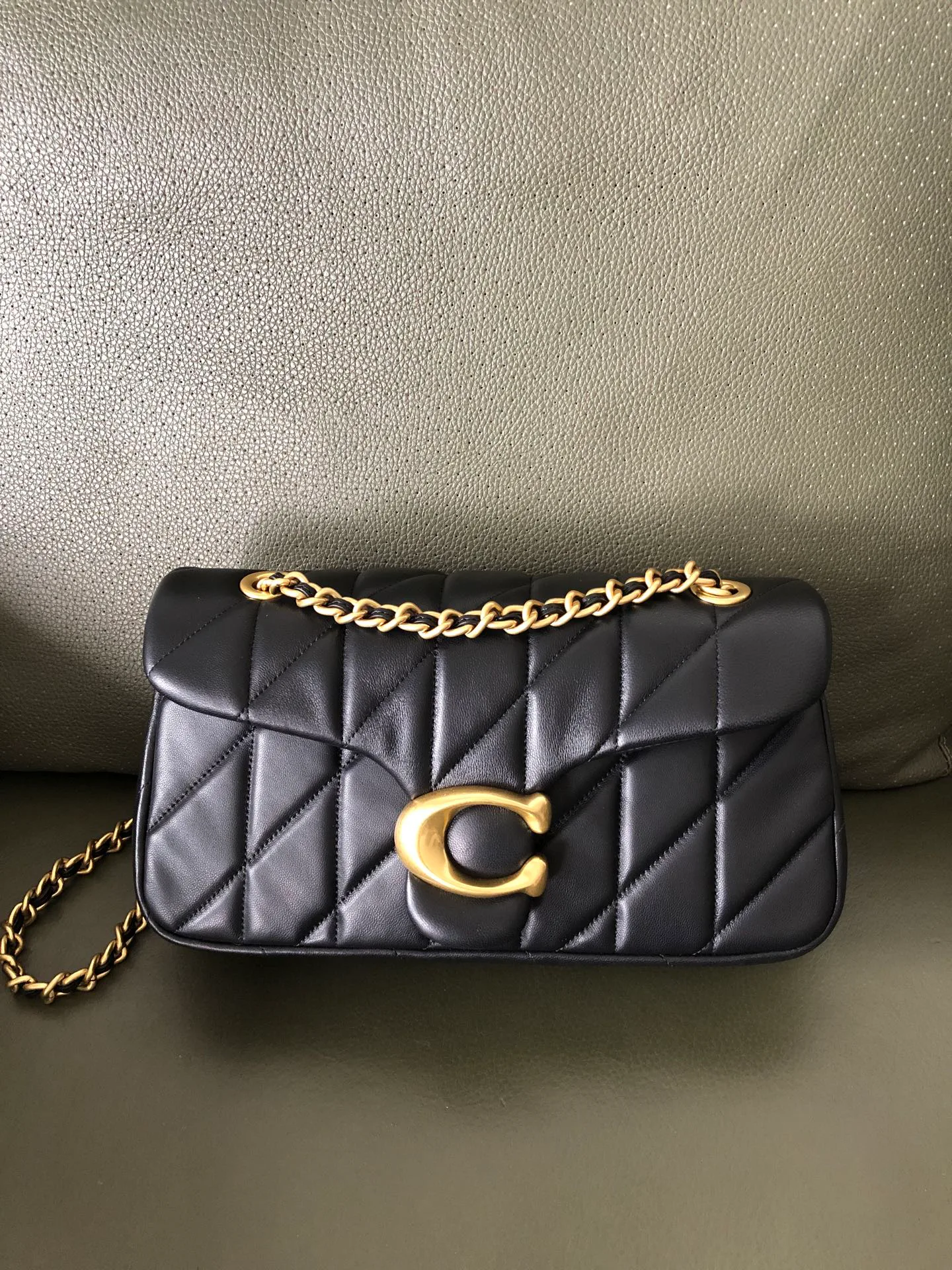 Women's Classic Handbags COACH 17960990