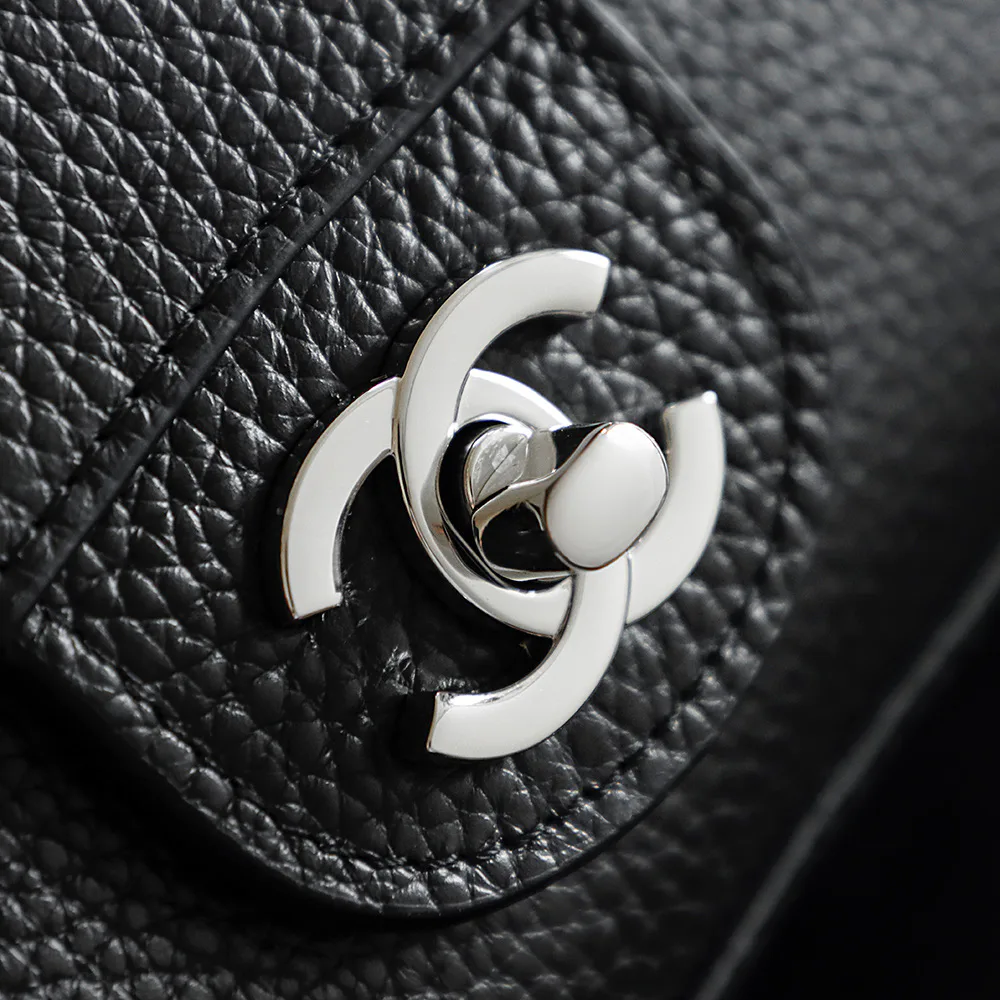 Women's Classic Handbags CHANEL 17823656