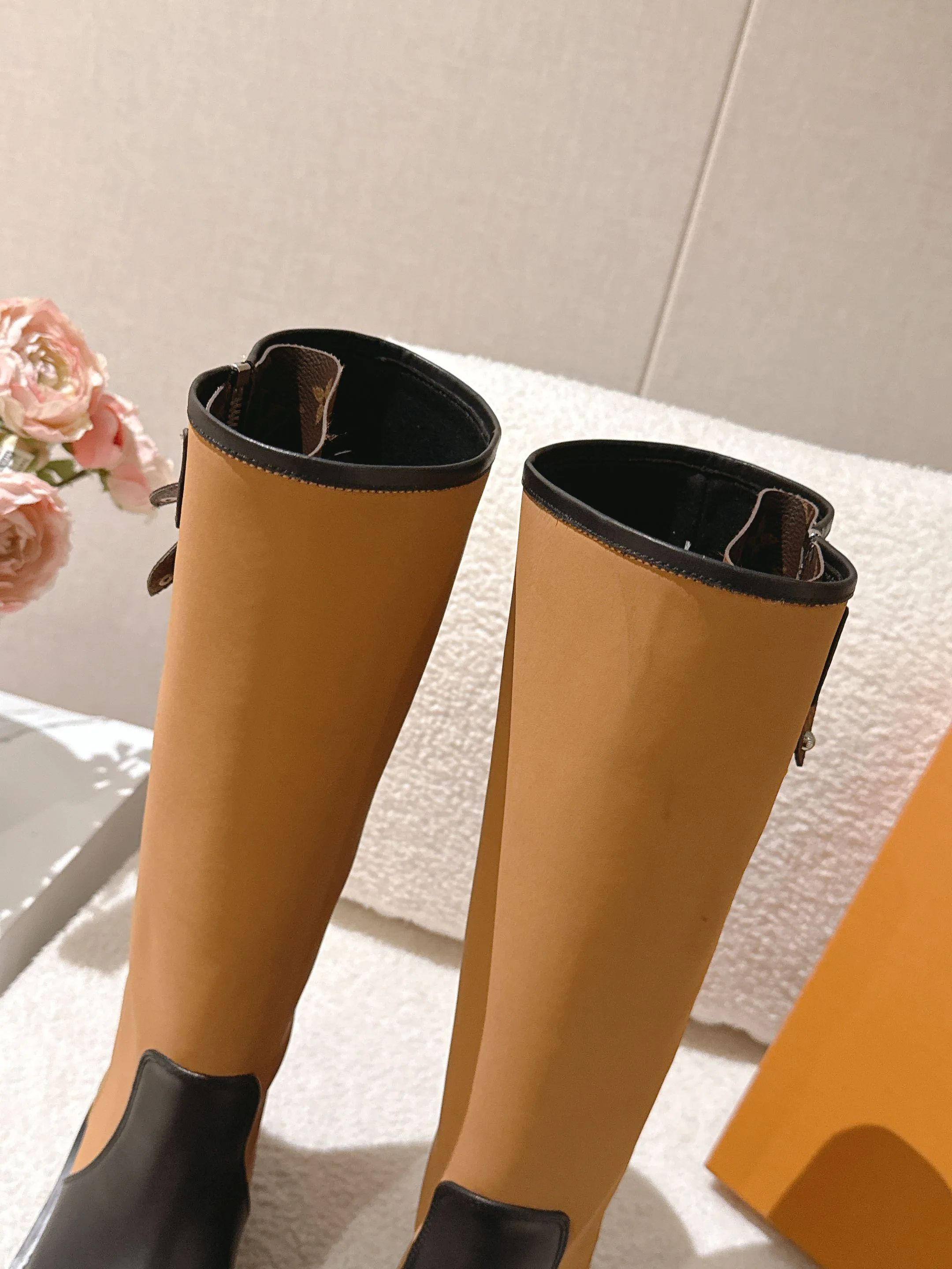 Women's Boots LOUIS VUITTON 18462268
