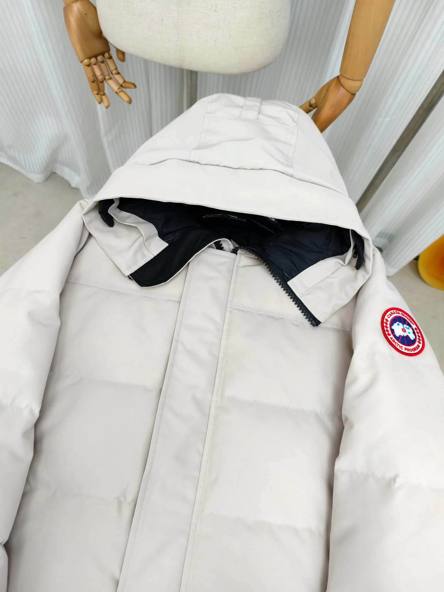 Куртки И Пуховики Мужские Canada Goose 18684536