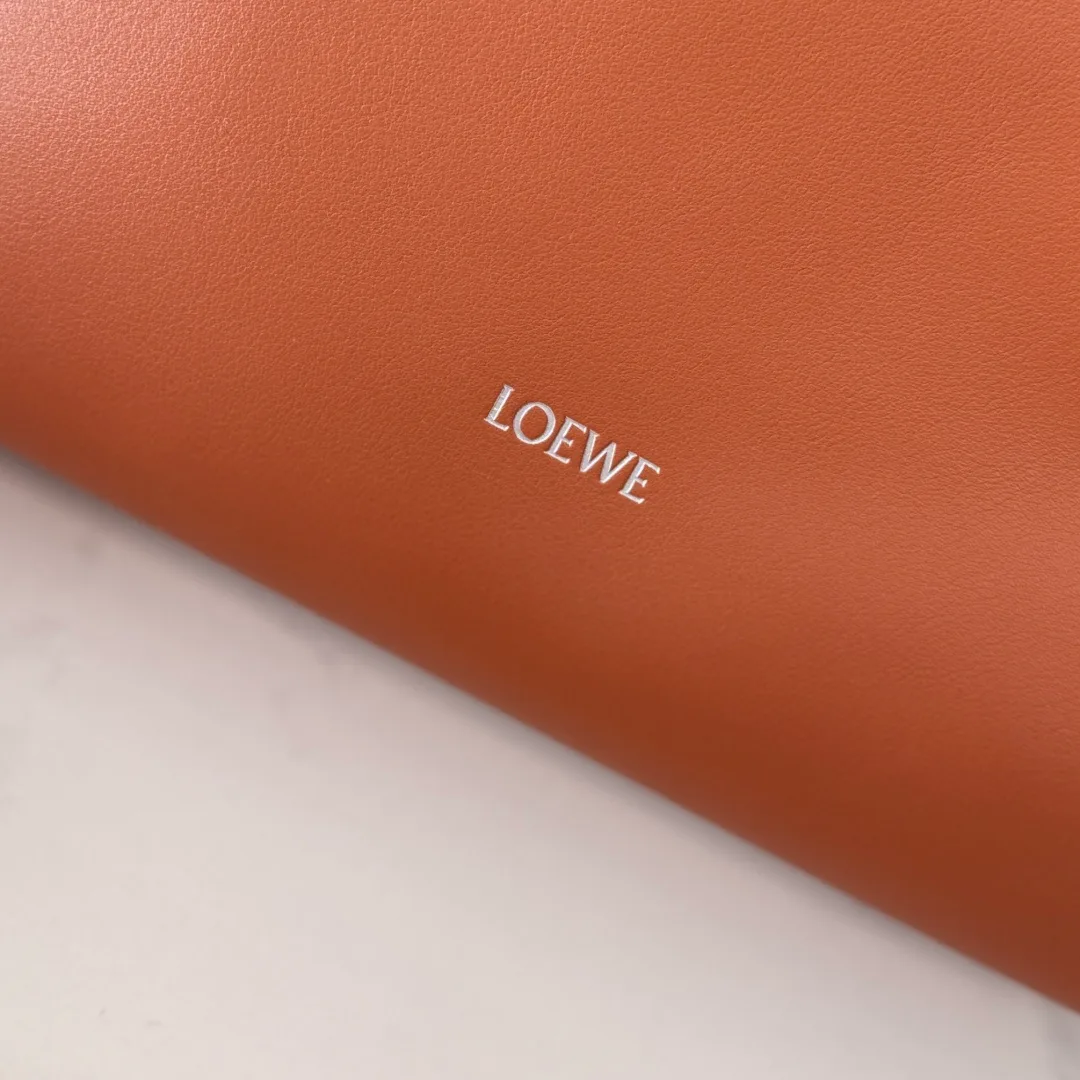 Women's Classic Handbags LOEWE 17937943