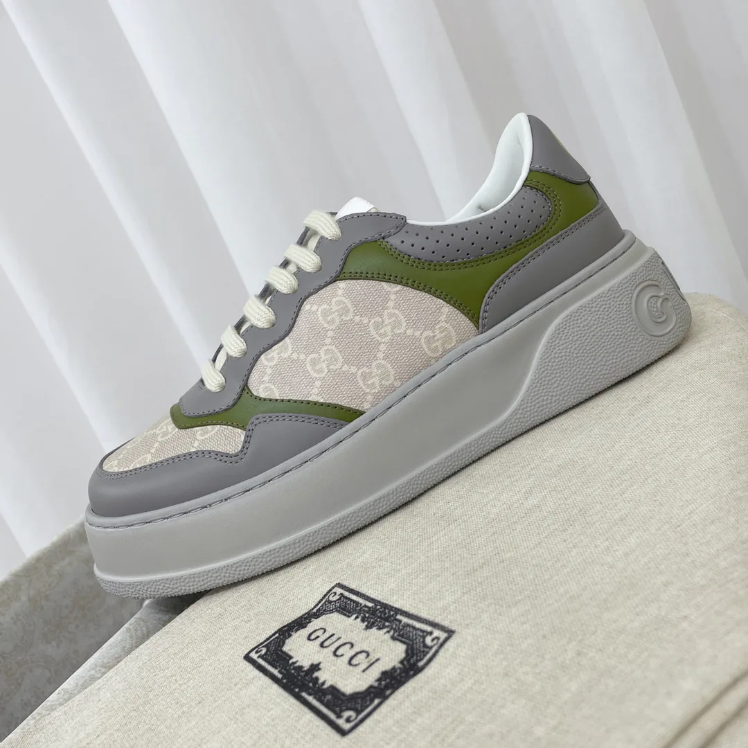 Women's Sneakers GUCCI 18011312