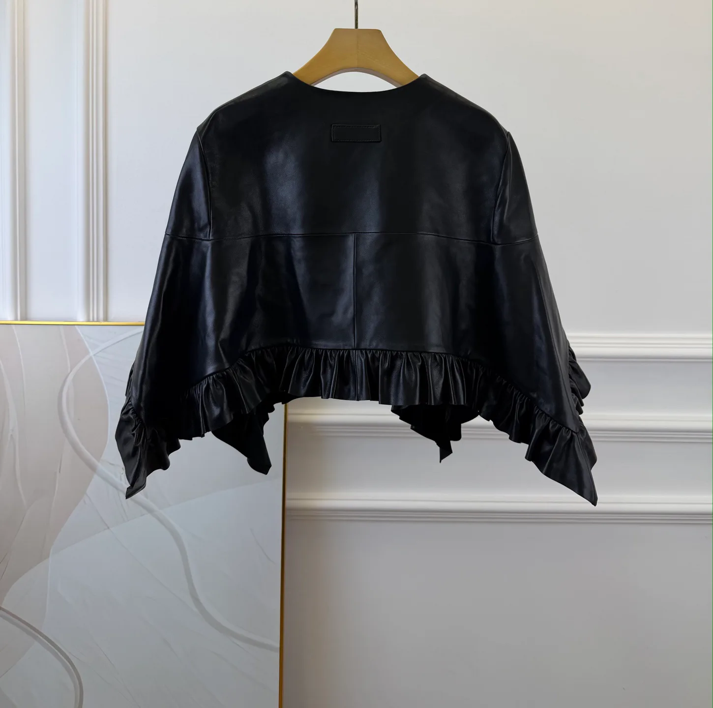Women's Leather Jackets And Sheepskin Coats LOUIS VUITTON 17999055