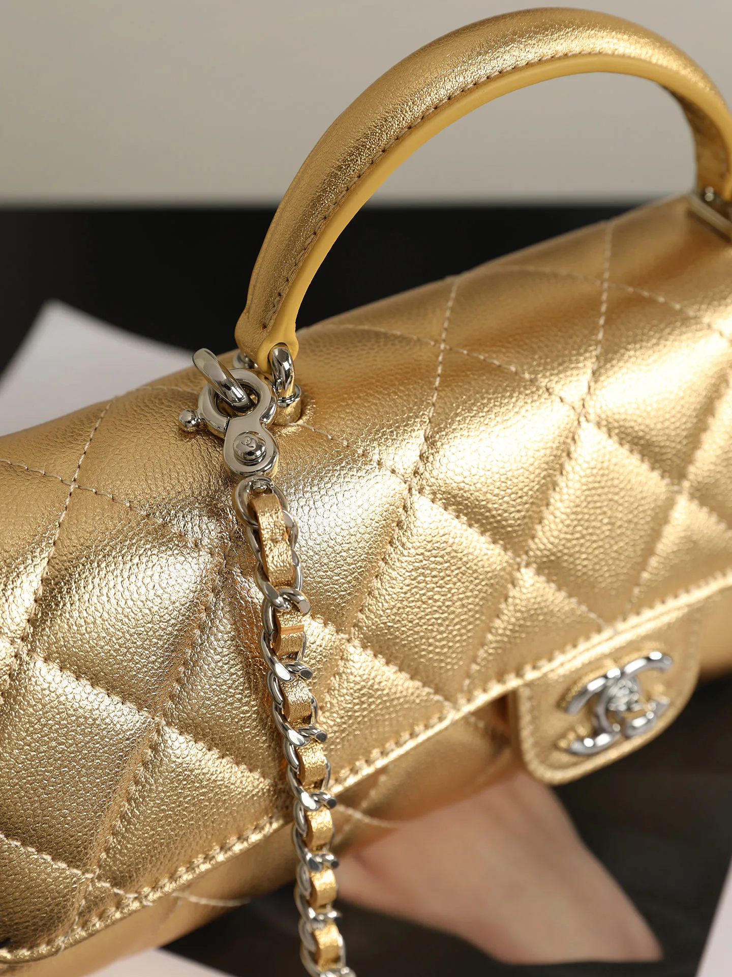 Women's Classic Handbags CHANEL 18000334