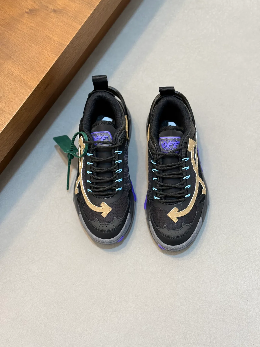 Women's Sneakers OFF-WHITE 17908772