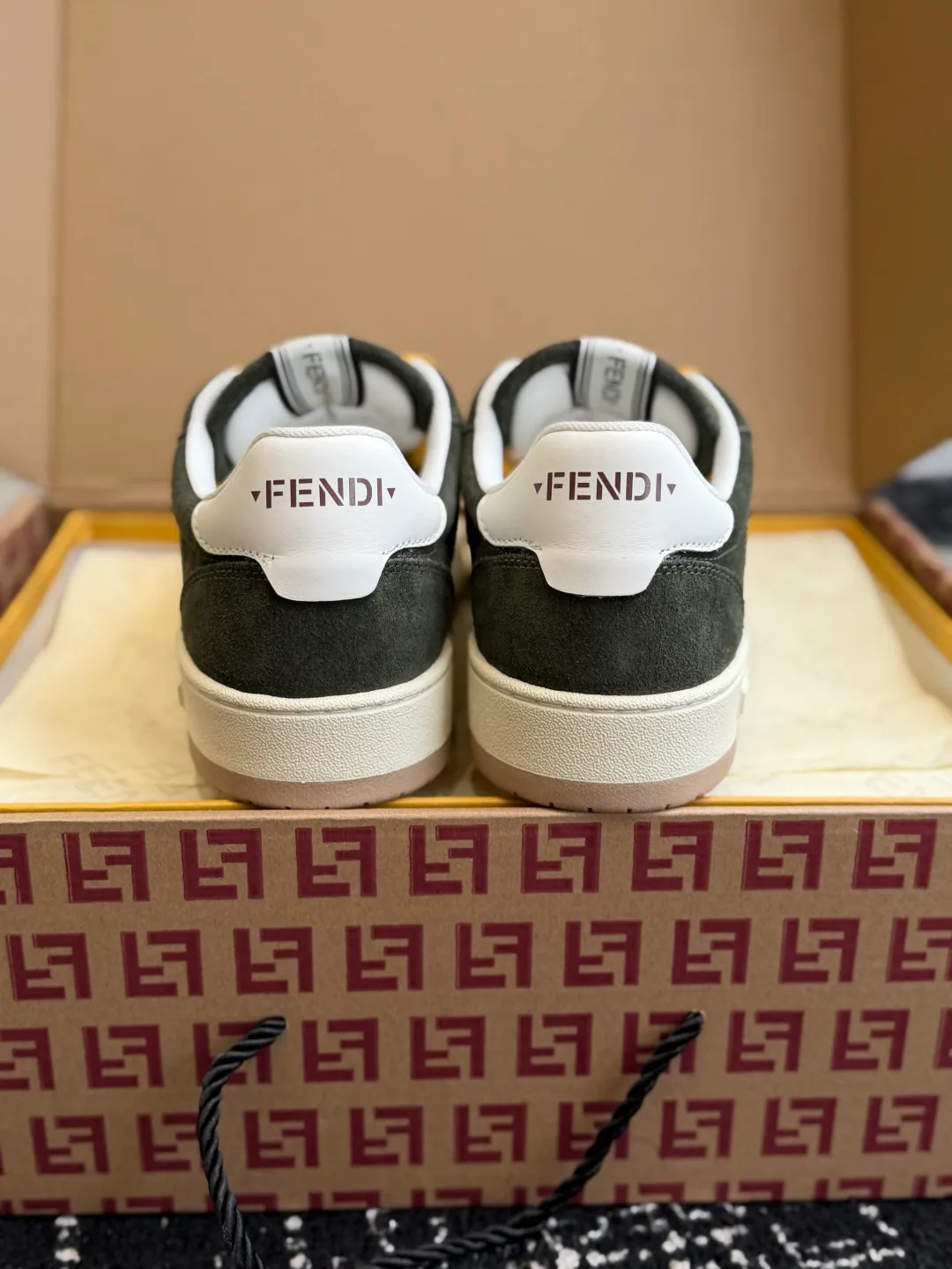 Women's Sneakers FENDI 18309249