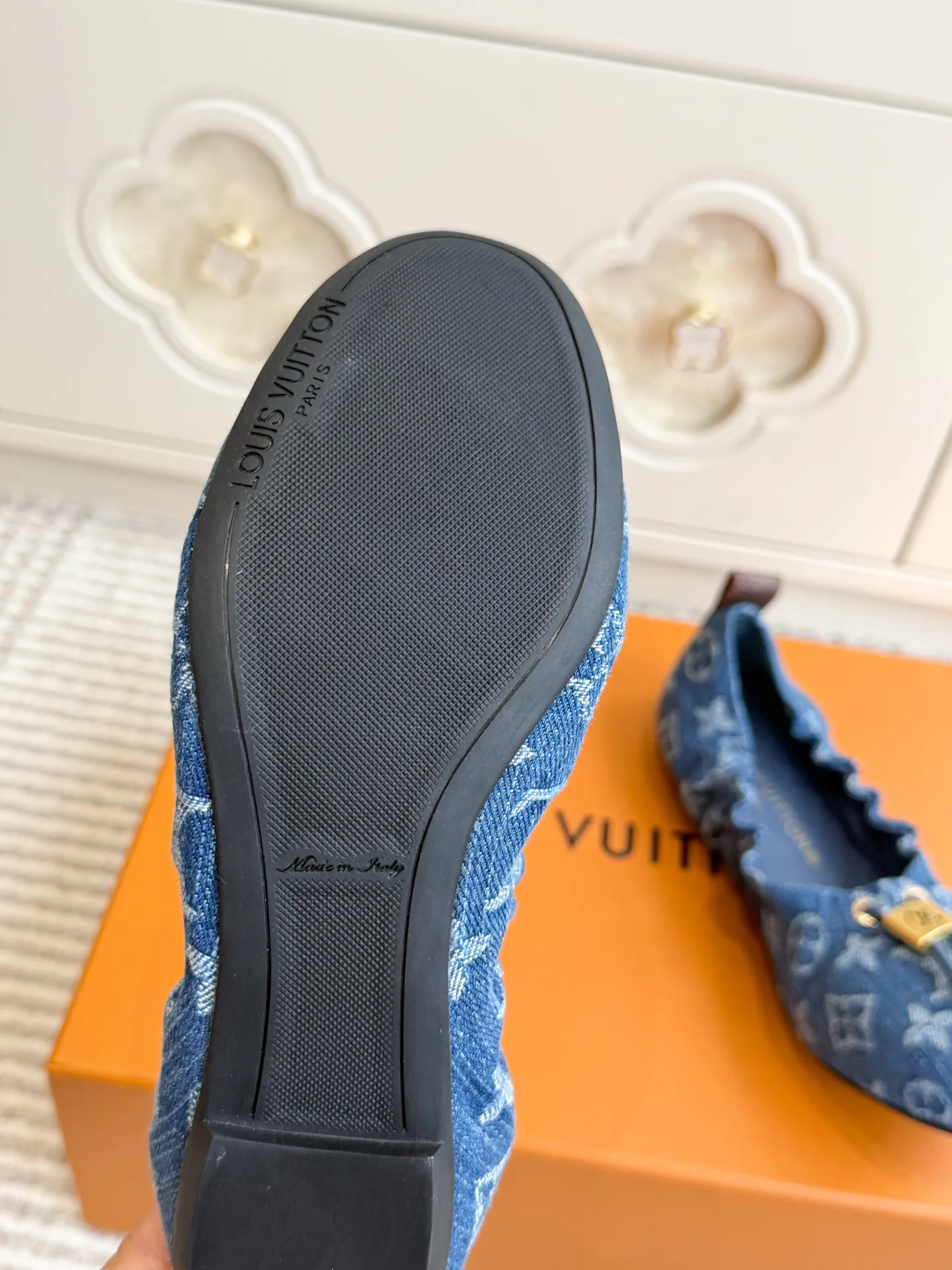Women's Ballet Flats LOUIS VUITTON 18414279