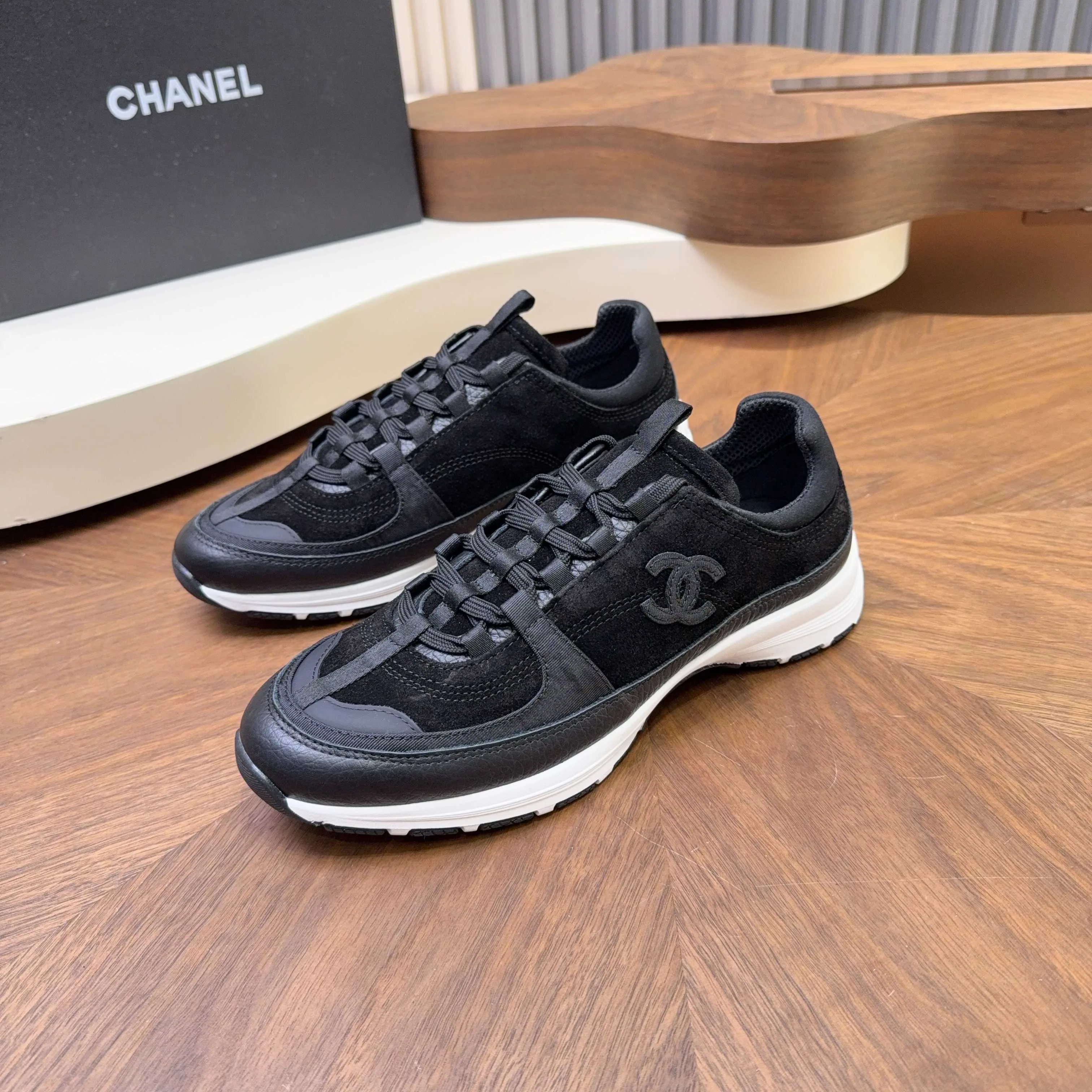 Women's Sneakers CHANEL 17918715