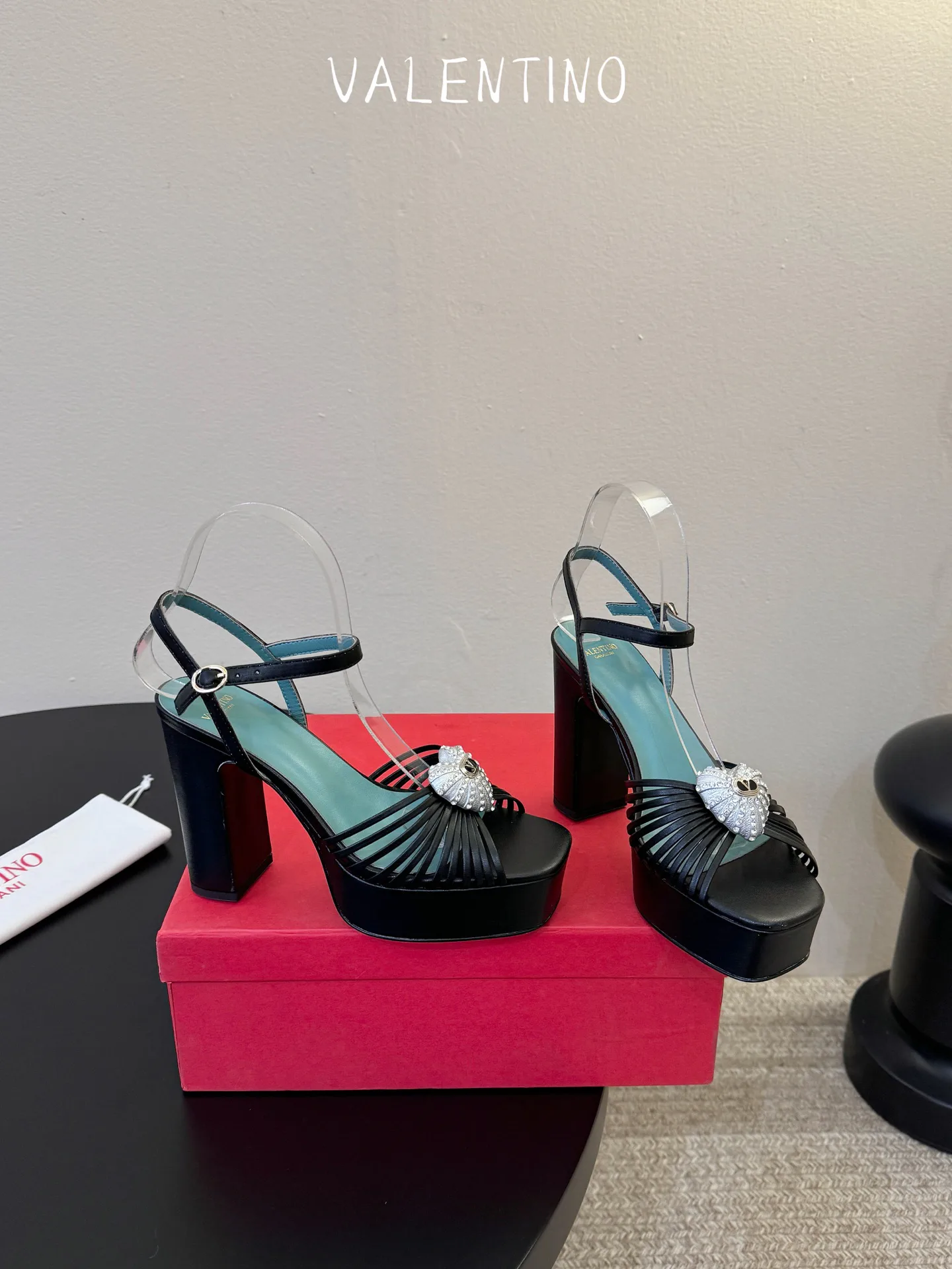 Women's Open-Toe Sandals VALENTINO 17281535