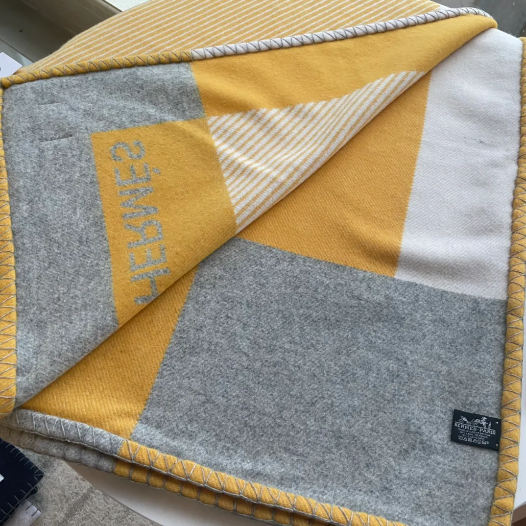 Textiles HERMES 18002666