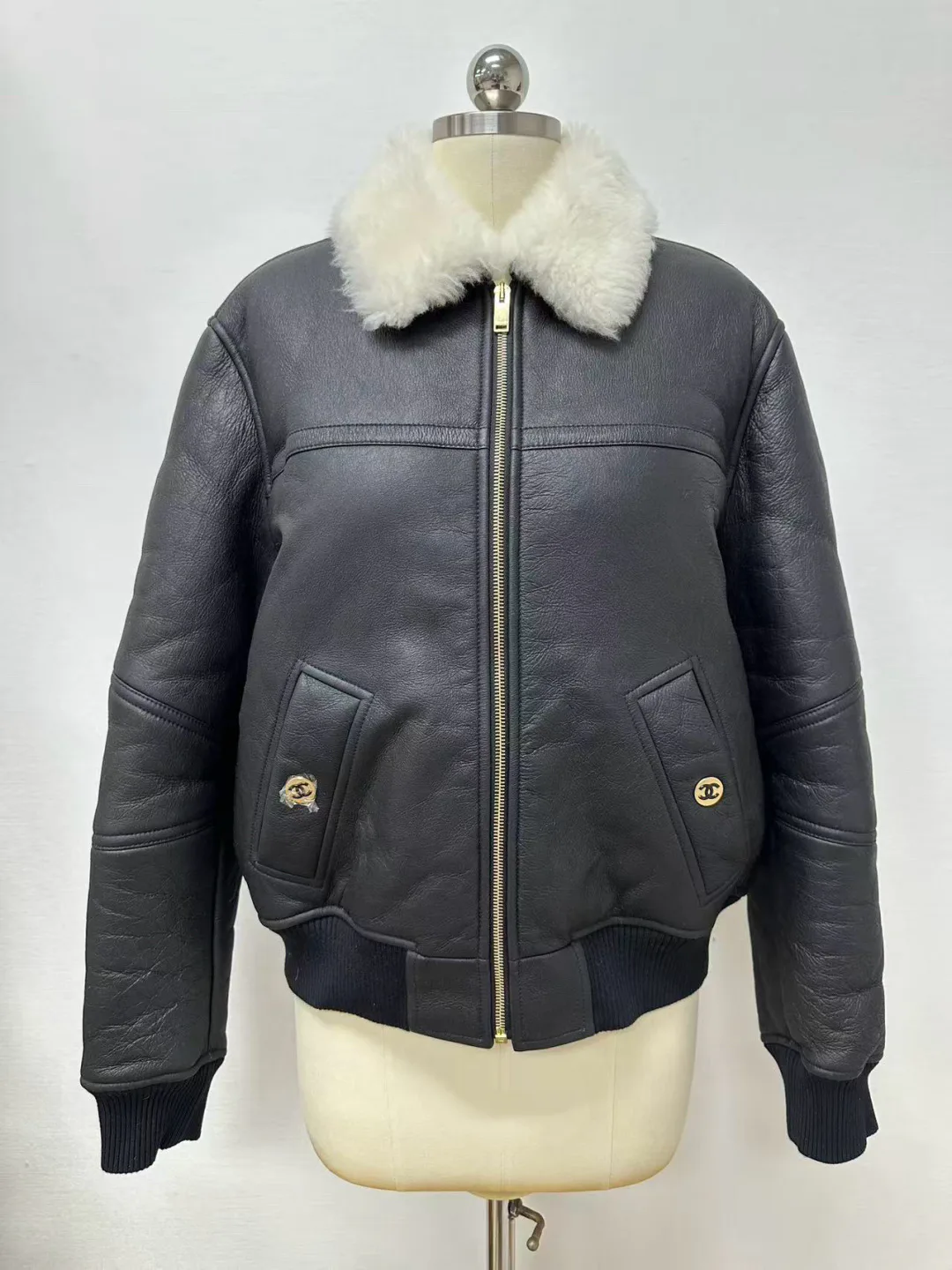 Women's Leather Jackets And Sheepskin Coats CHANEL 18363158