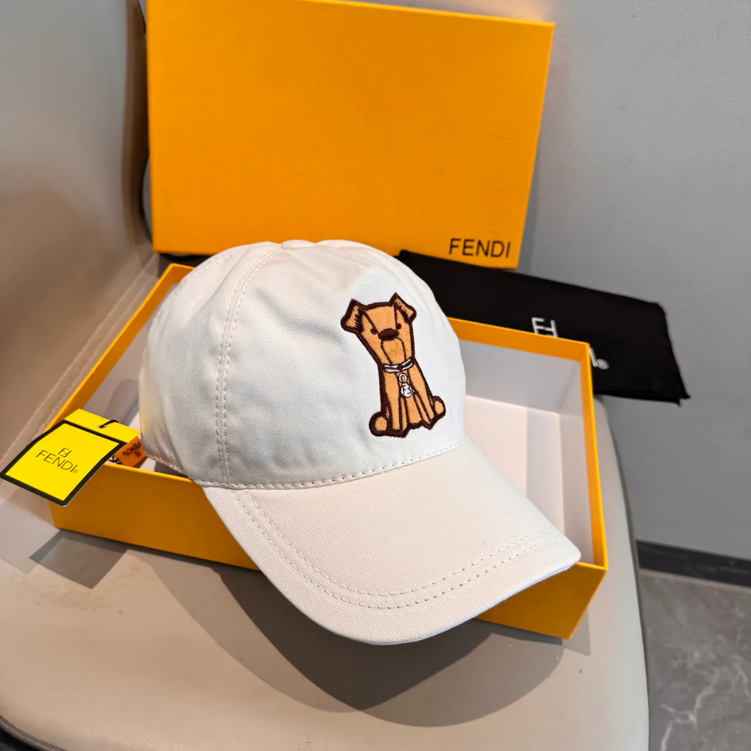 Hats FENDI 17515237