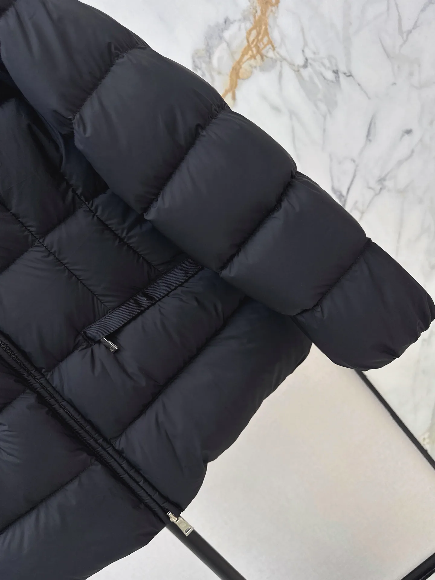 Women's Jackets And Down Jackets MONCLER 18128171