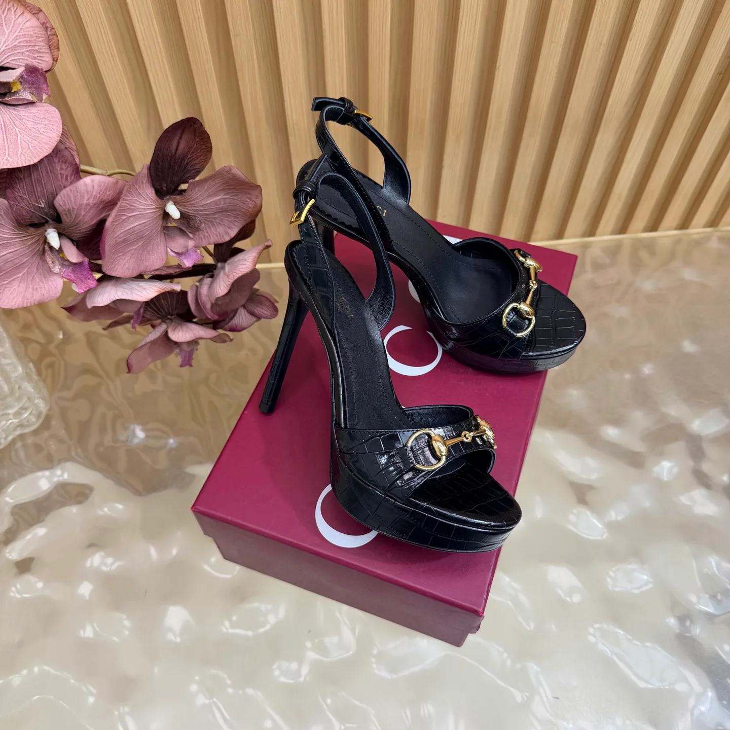 Women's Open-Toe Sandals GUCCI 17467488