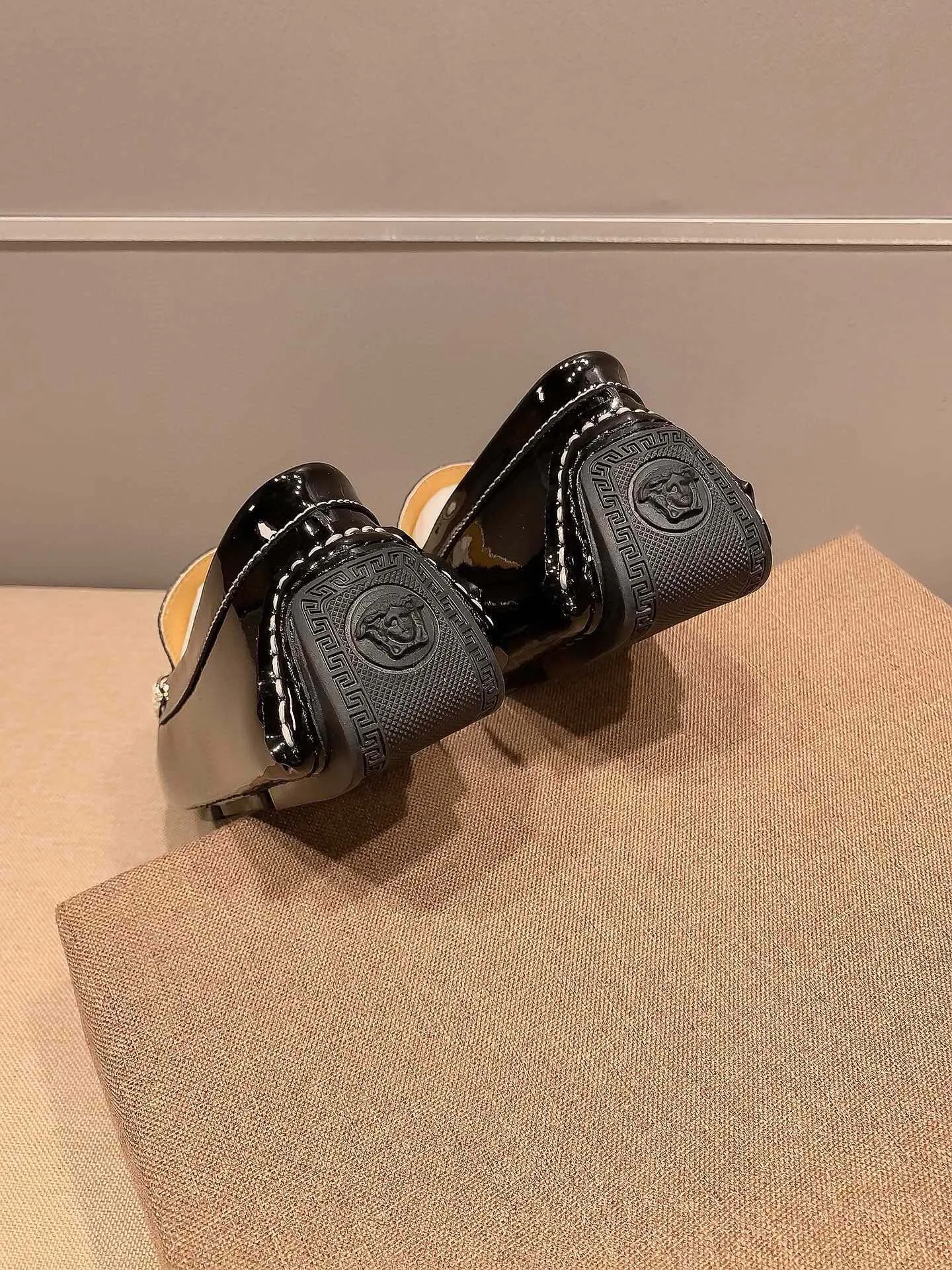 Men's Loafers And Dress Shoes VERSACE 18247708