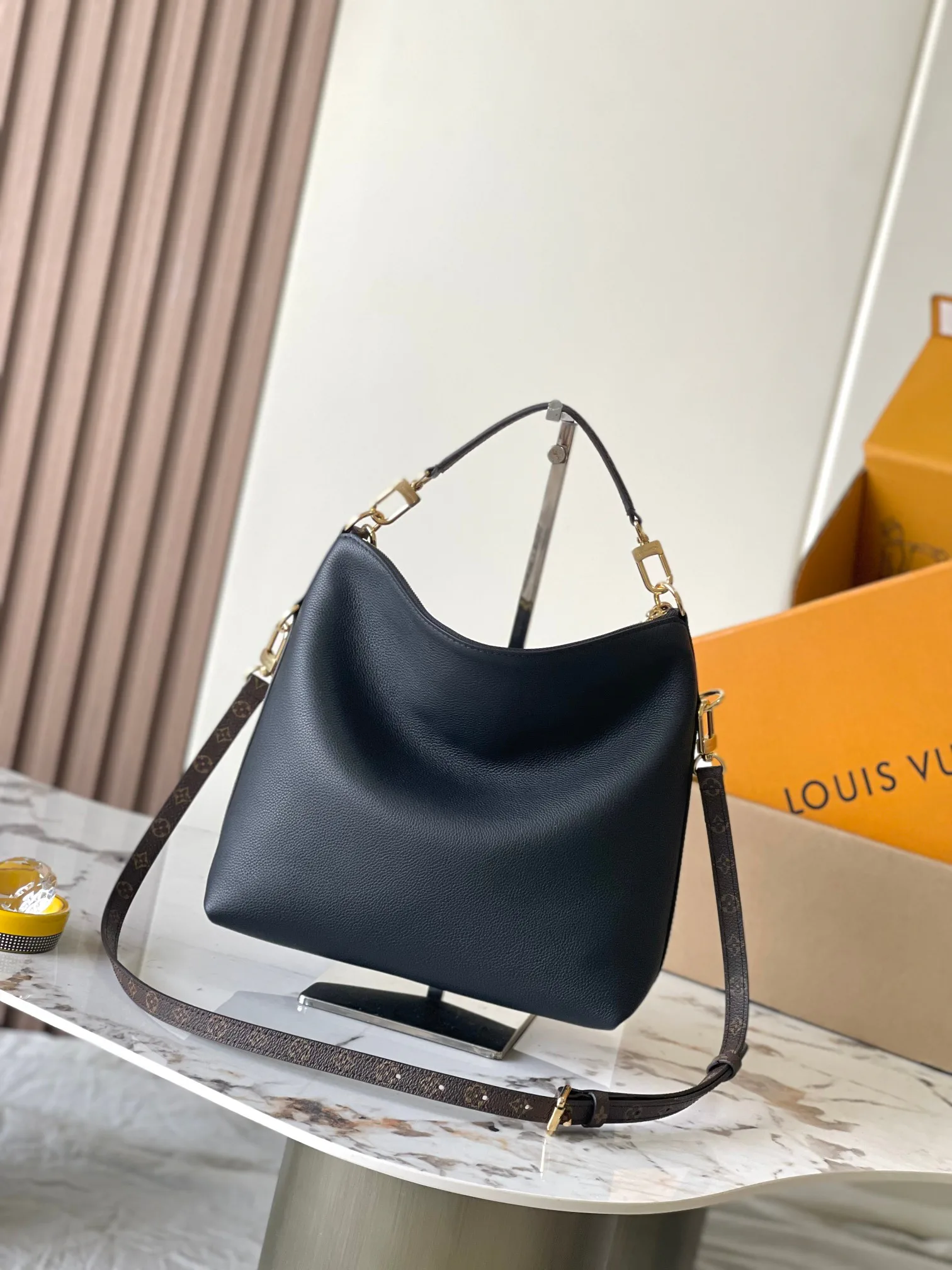 Women's Classic Handbags LOUIS VUITTON 18521046
