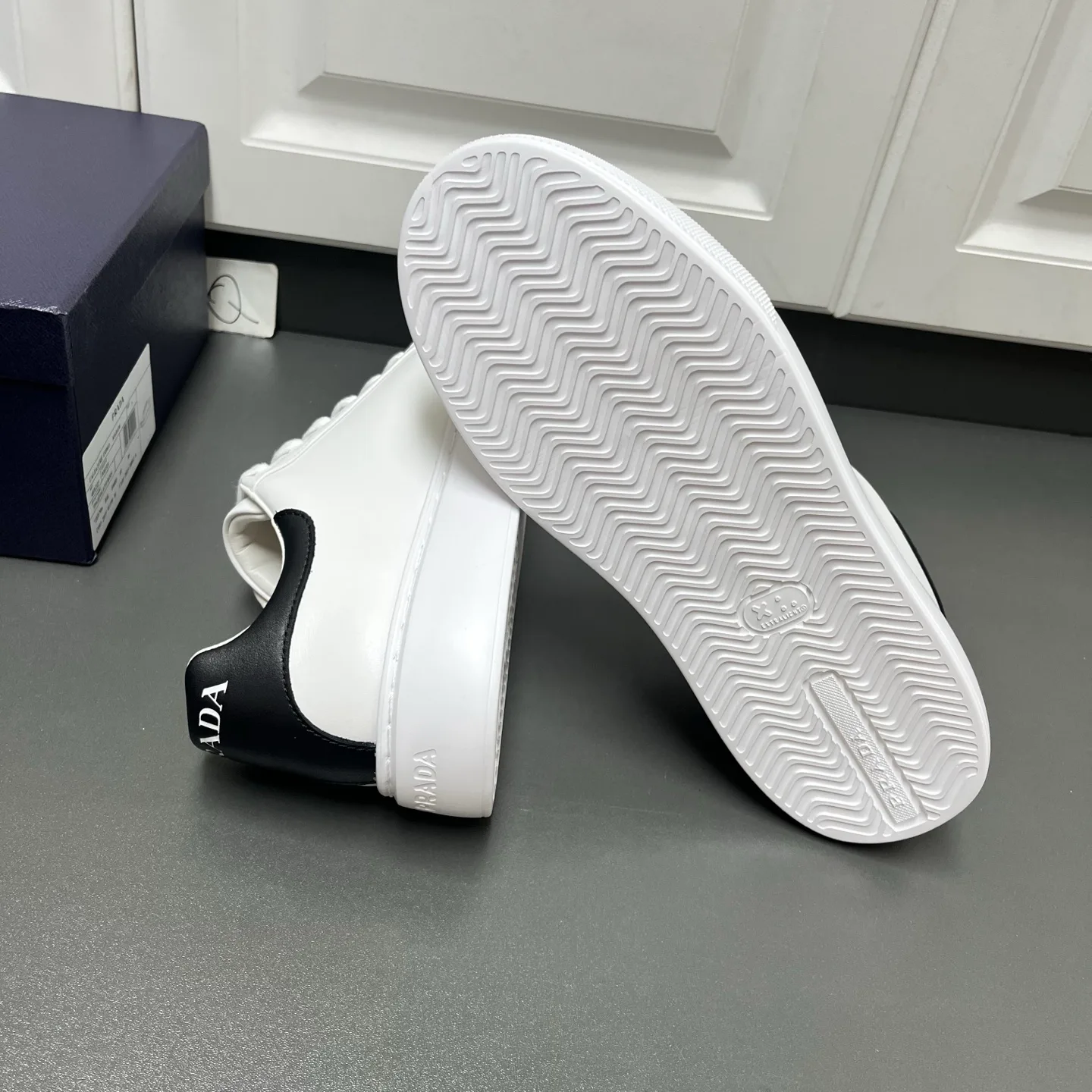 Men's Sneakers PRADA 17457813