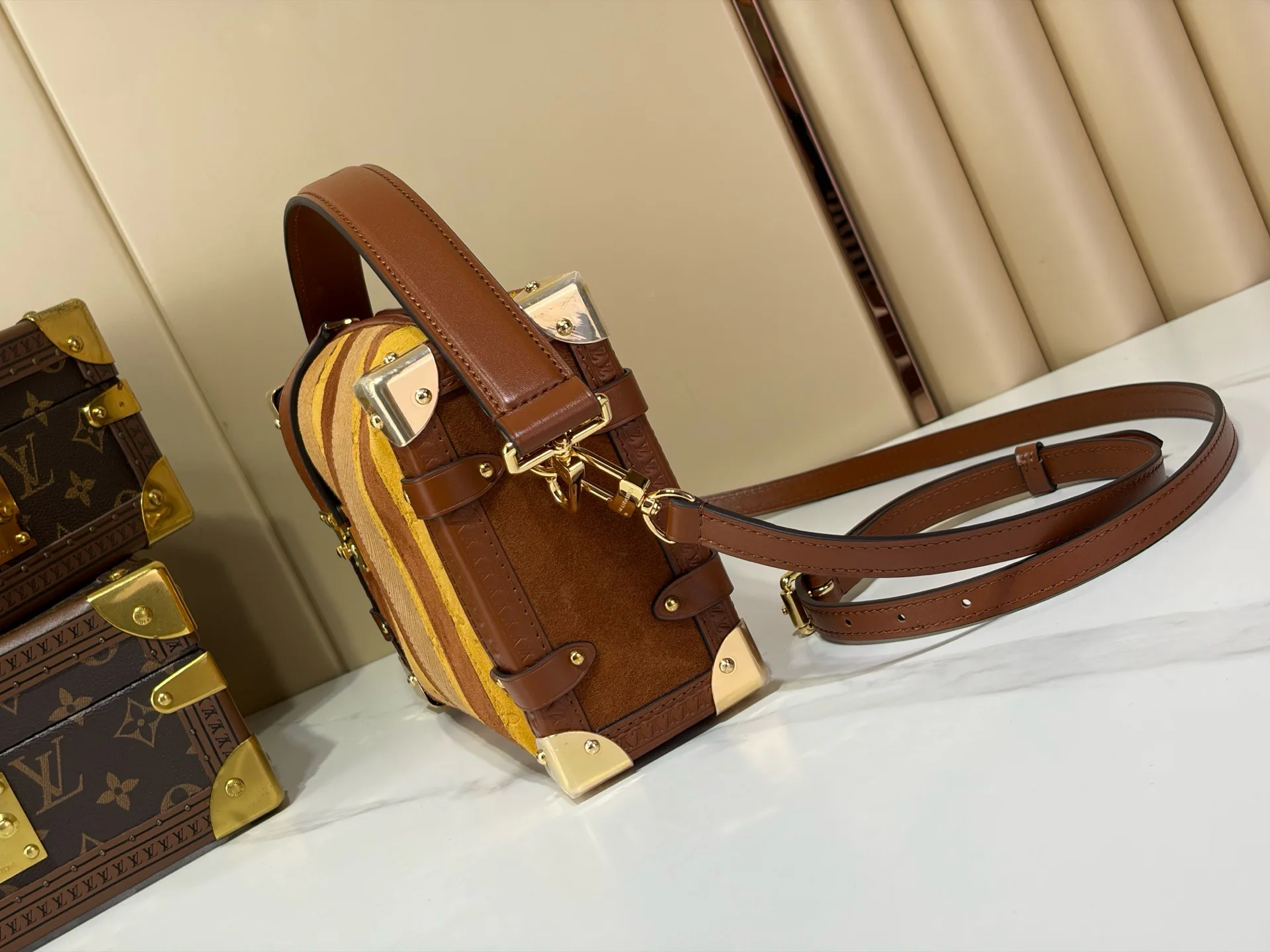 Women's Classic Handbags LOUIS VUITTON 18491331