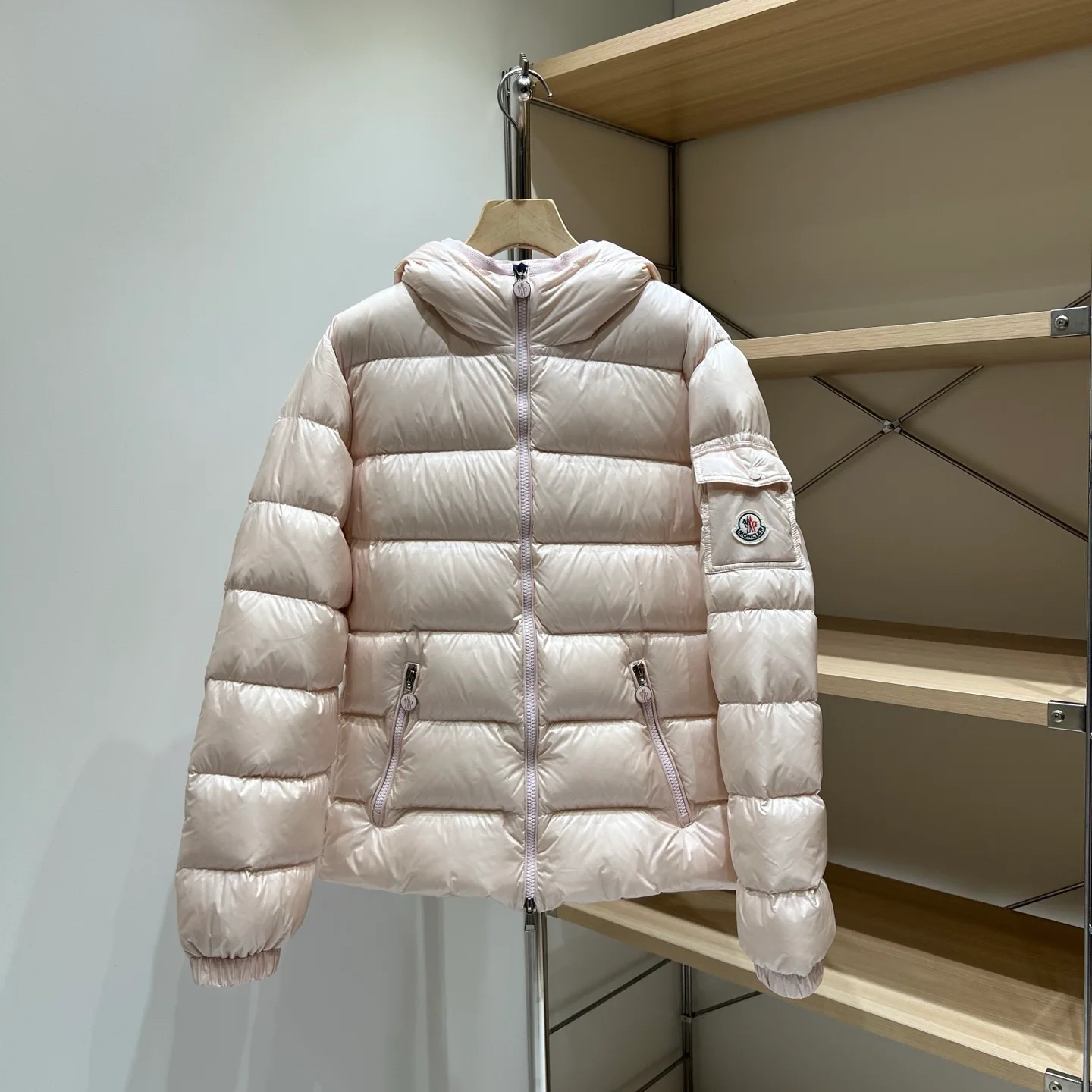 Women's Jackets And Down Jackets MONCLER 18032038