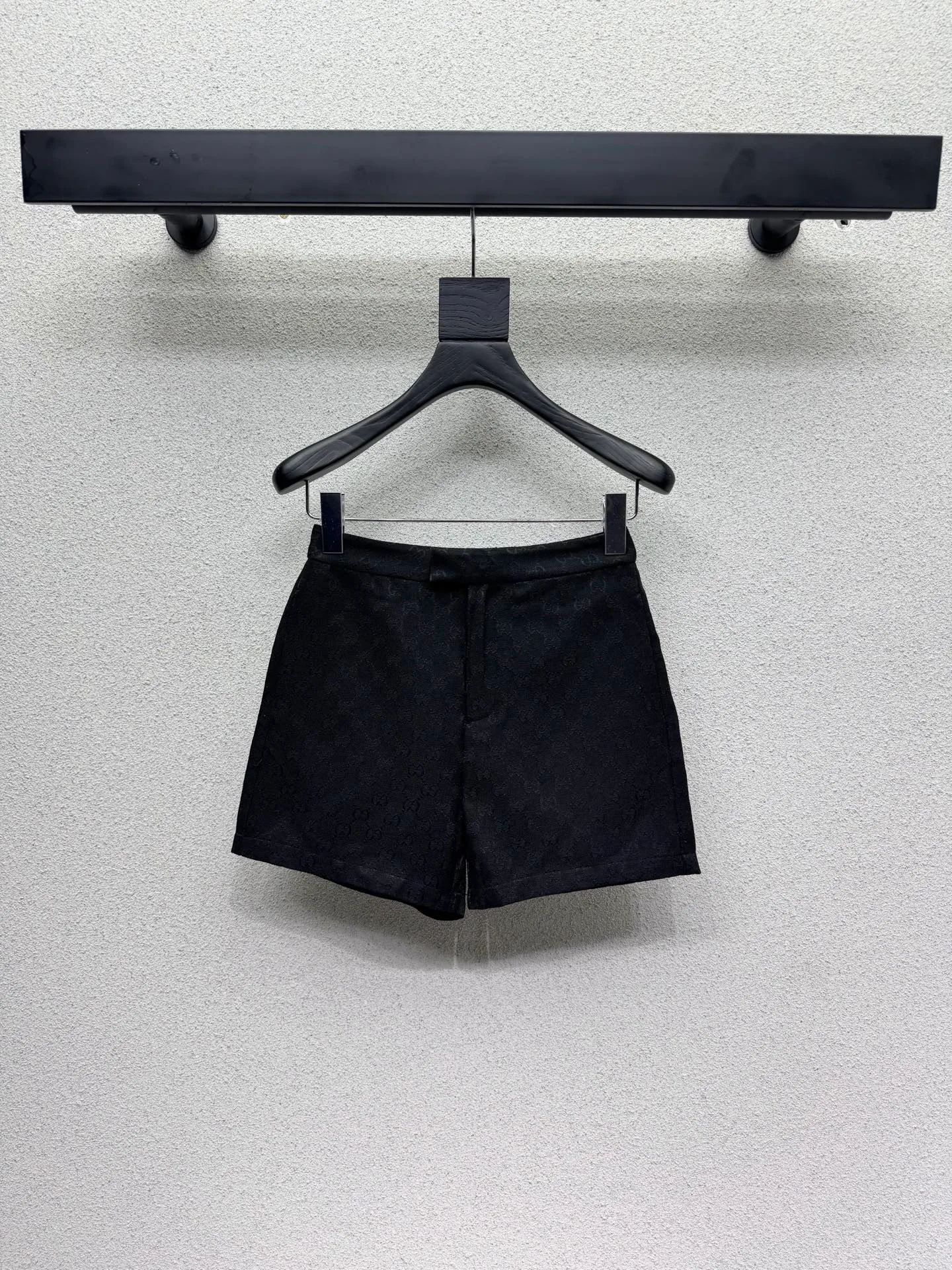 Women's Shorts GUCCI 18228572