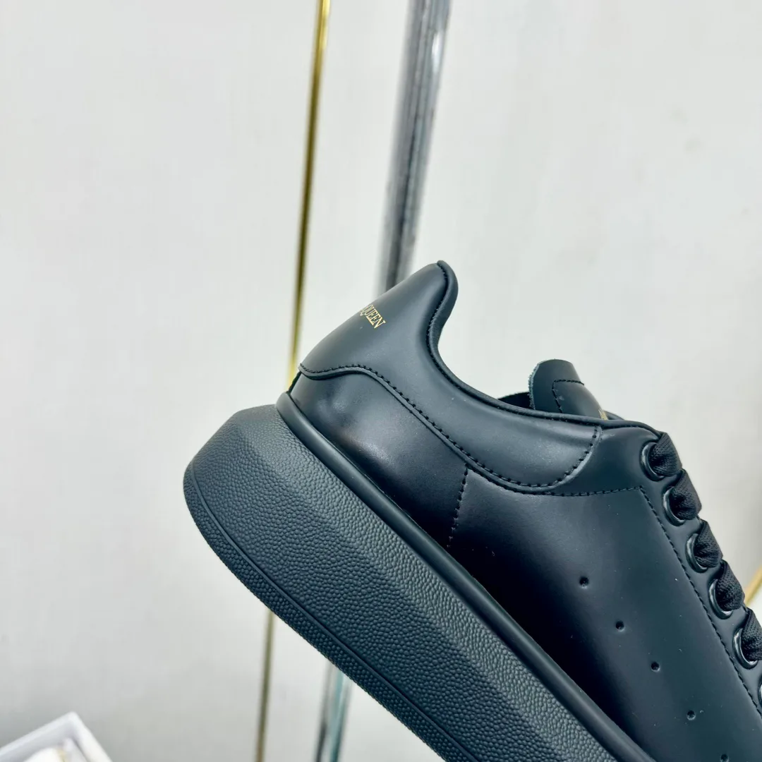 Women's Sneakers ALEXANDER MCQUEEN 18011226