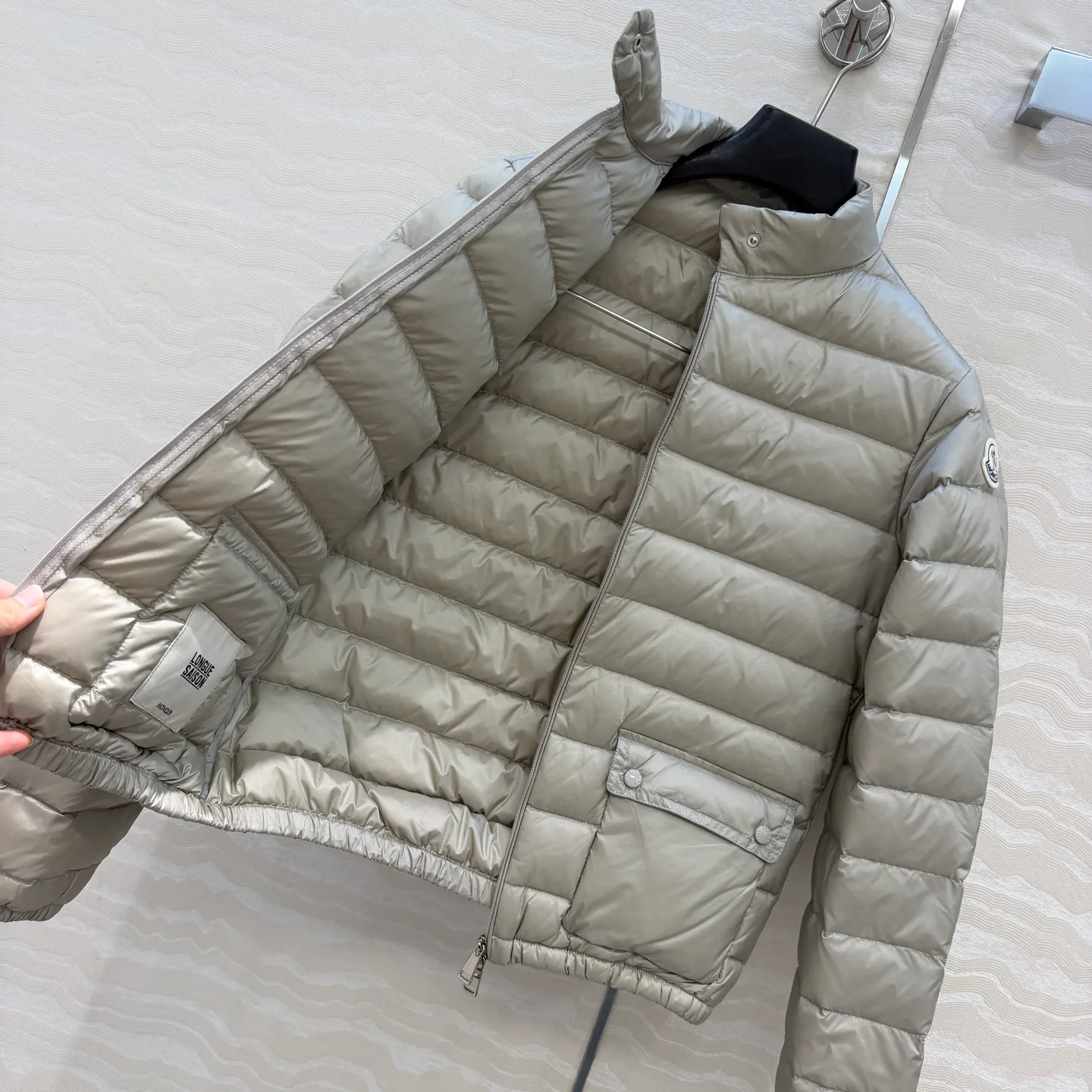 Women's Jackets And Down Jackets MONCLER 18402509