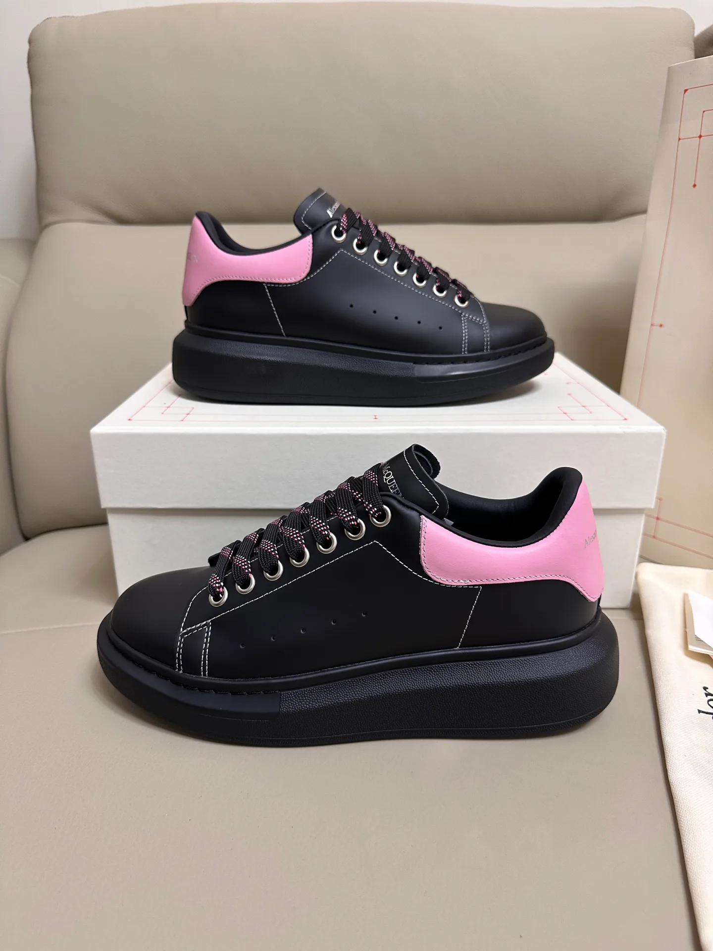 Кроссовки Женские Alexander Mcqueen 18616720