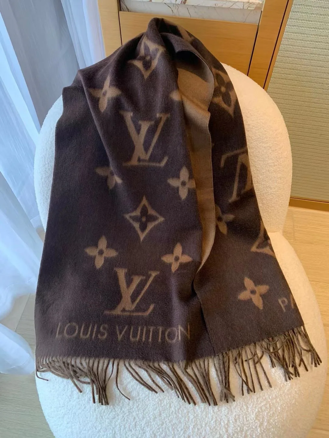 Scarves LOUIS VUITTON 18141172
