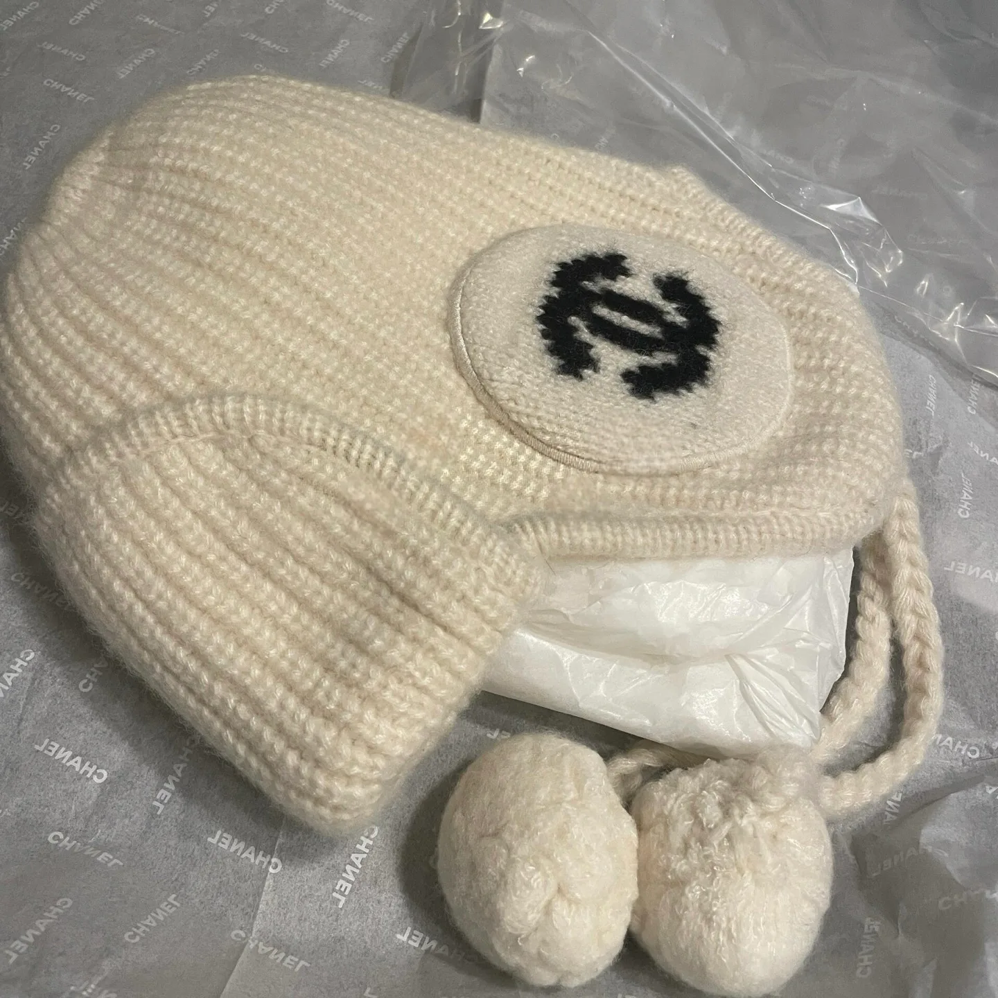 Hats CHANEL 18347816