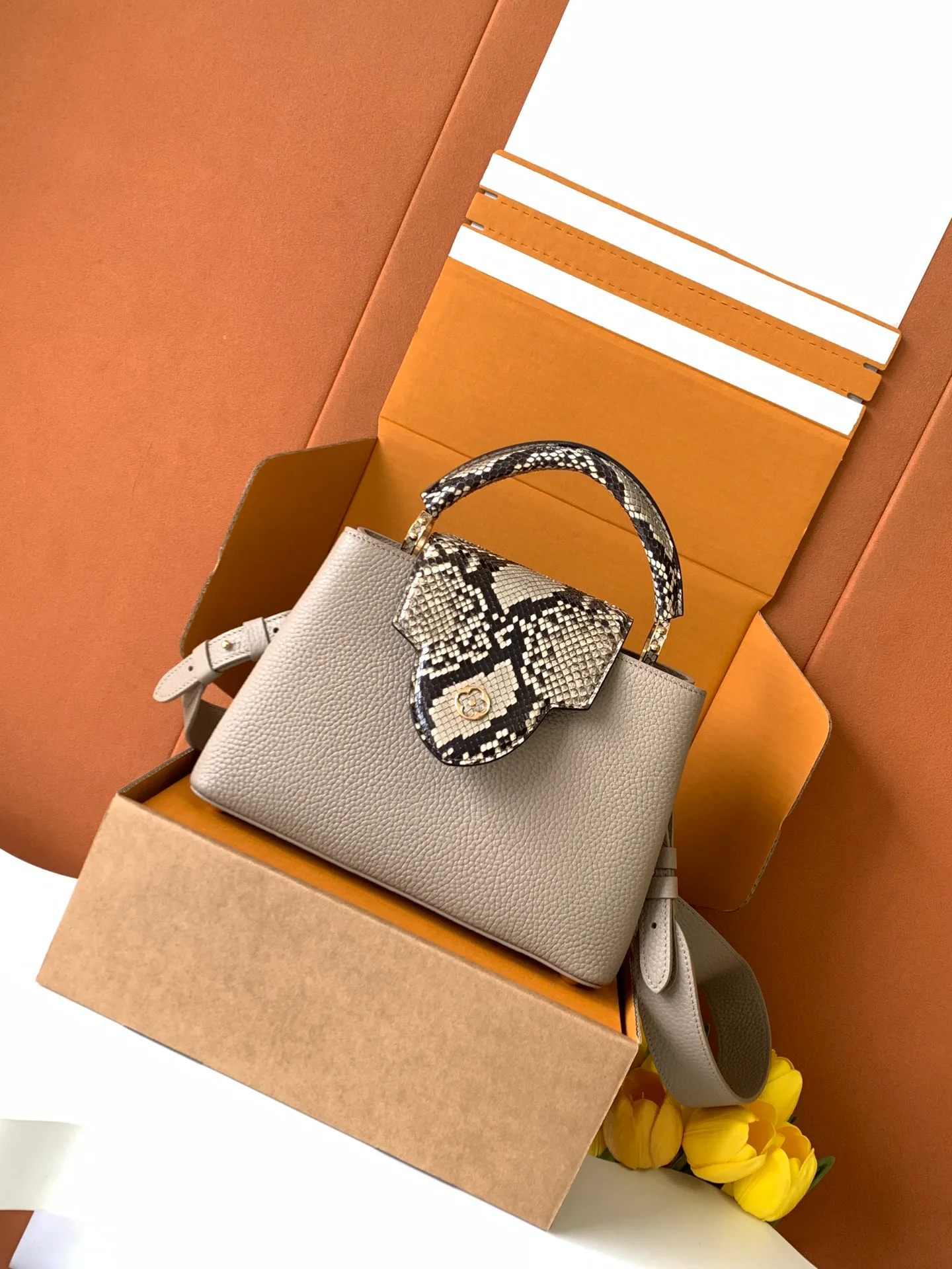 Women's Classic Handbags LOUIS VUITTON 18520995