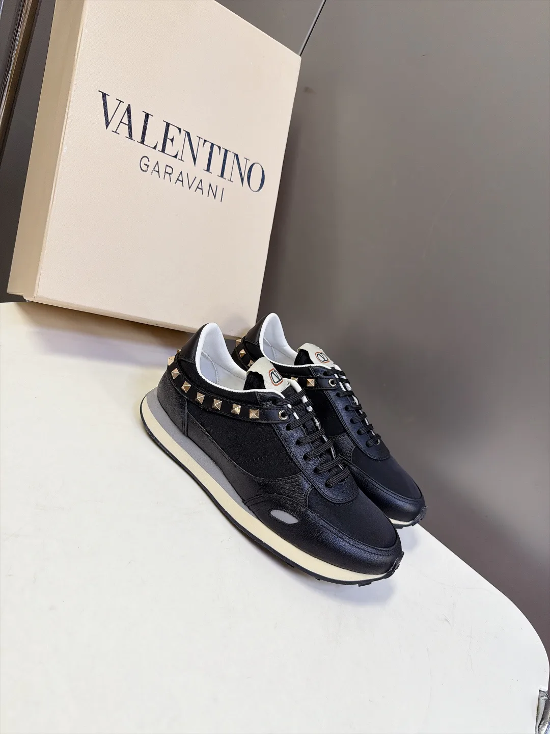 Women's Sneakers VALENTINO 17887673