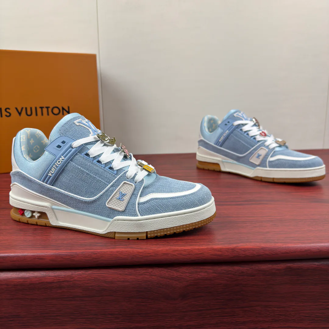 Кроссовки Женские Louis Vuitton 18580853