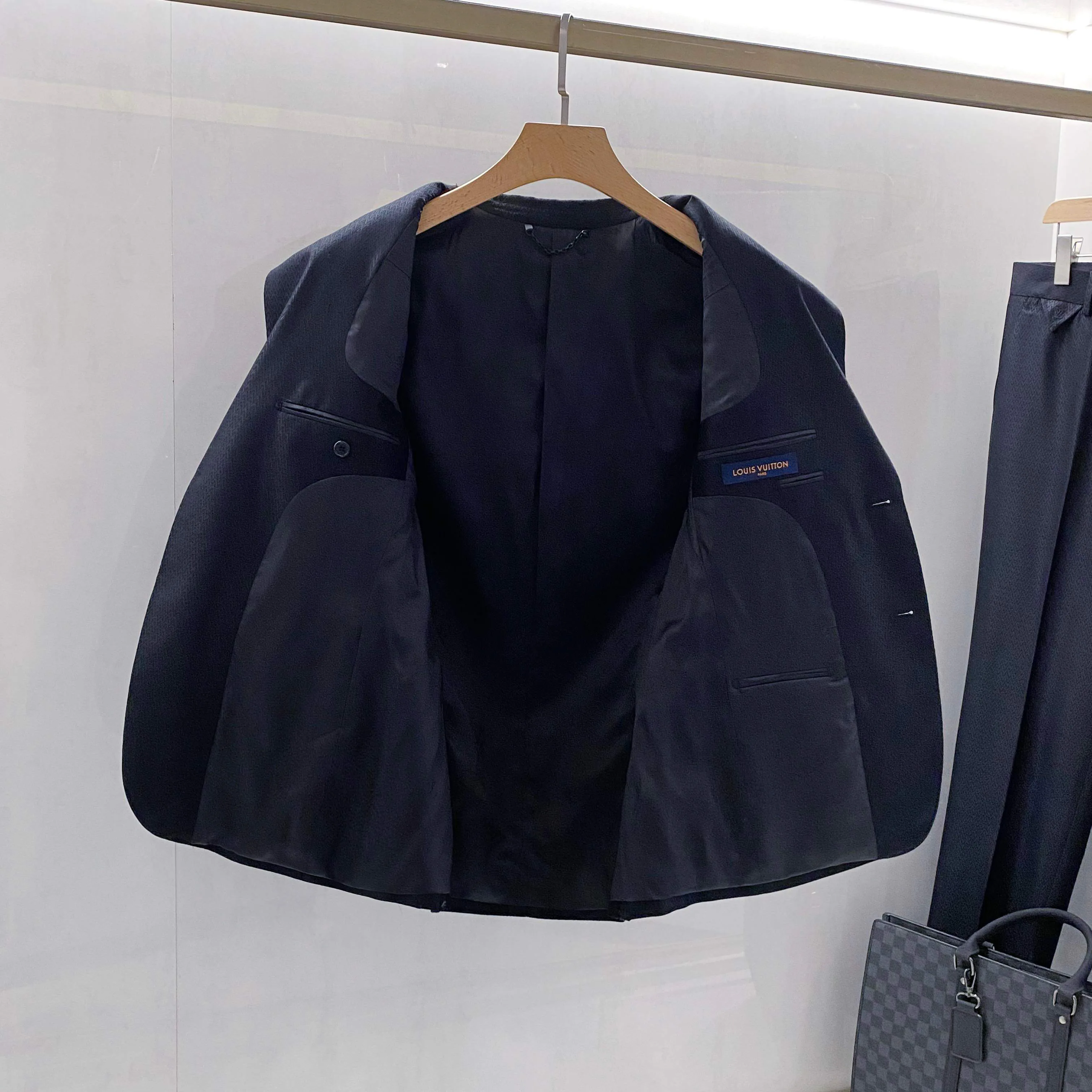 Men's Suits LOUIS VUITTON 17612504