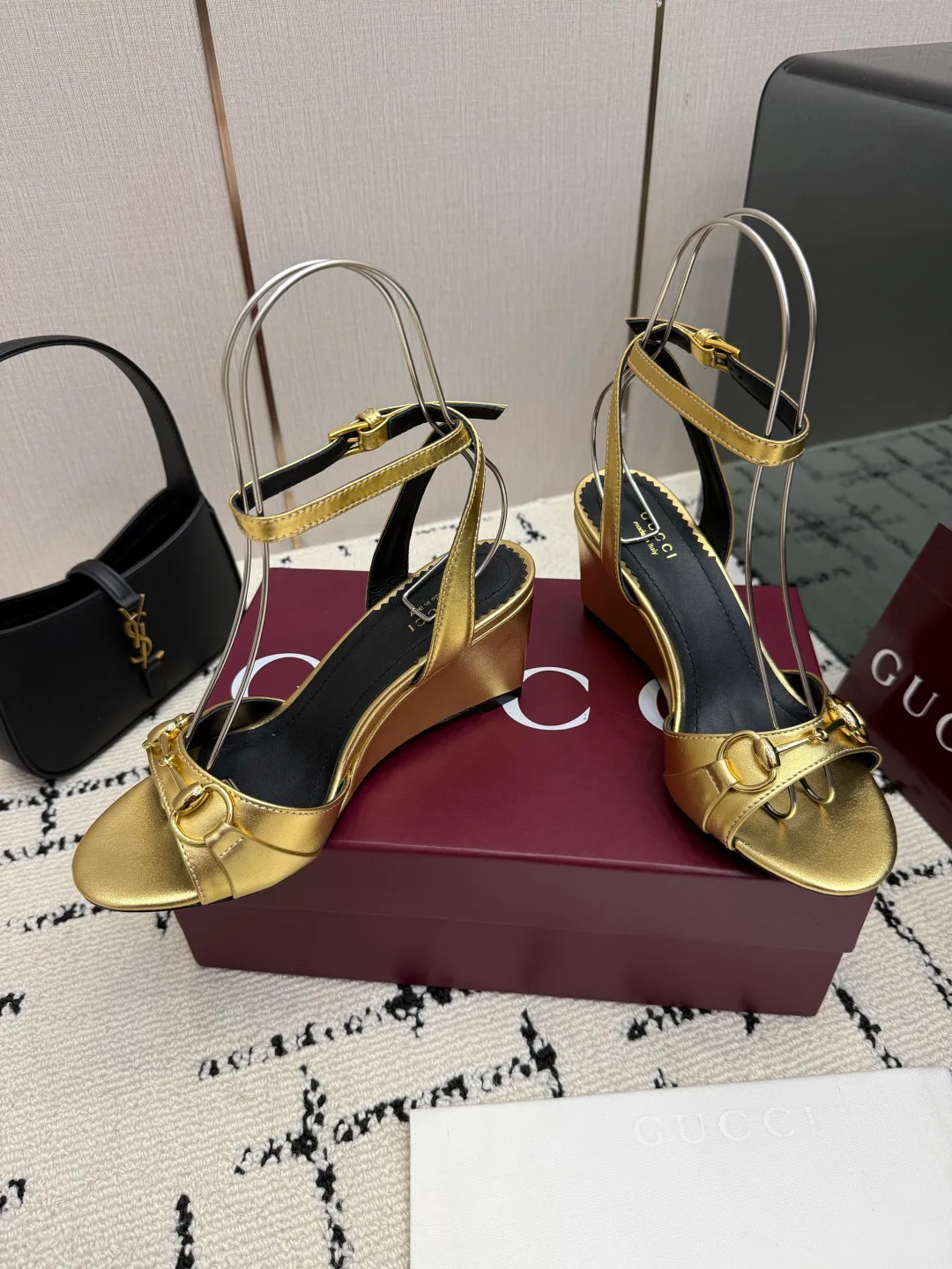 Women's Open-Toe Sandals GUCCI 18049074