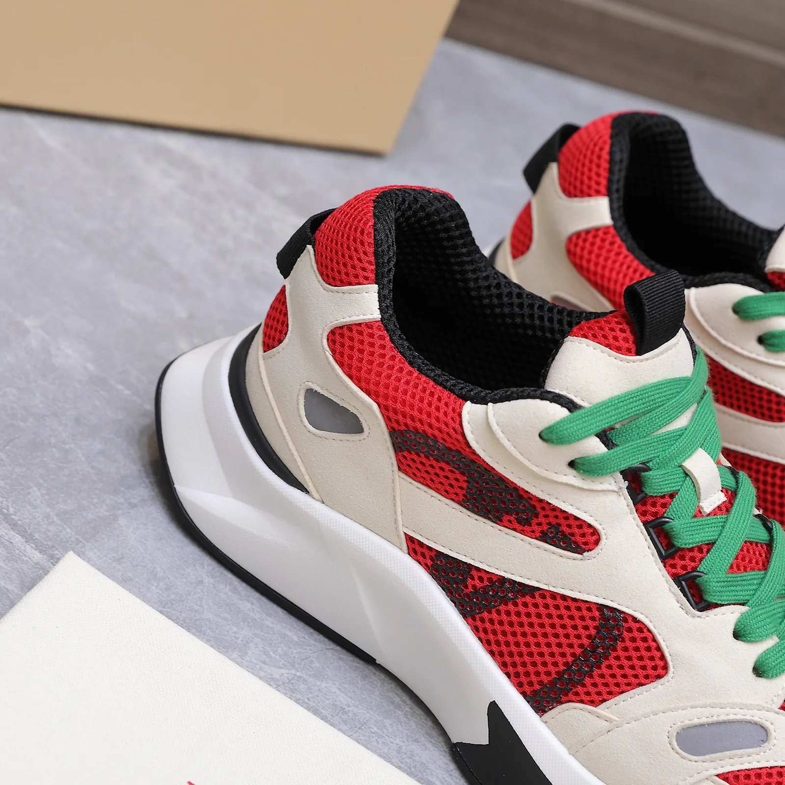 Men's Sneakers VALENTINO 17604593