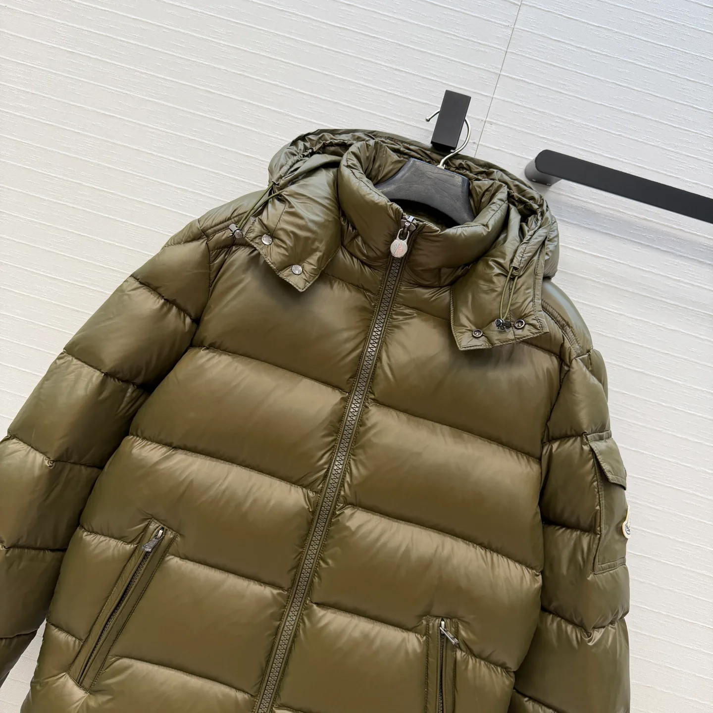 Women's Jackets And Down Jackets MONCLER 18184282