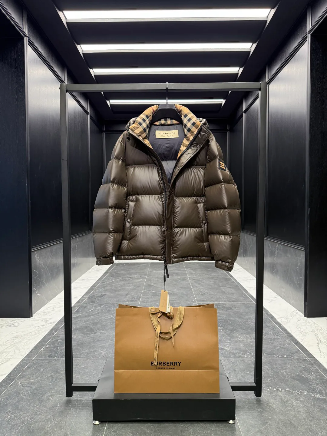 Men's Jackets And Down Jackets BURBERRY 18030051