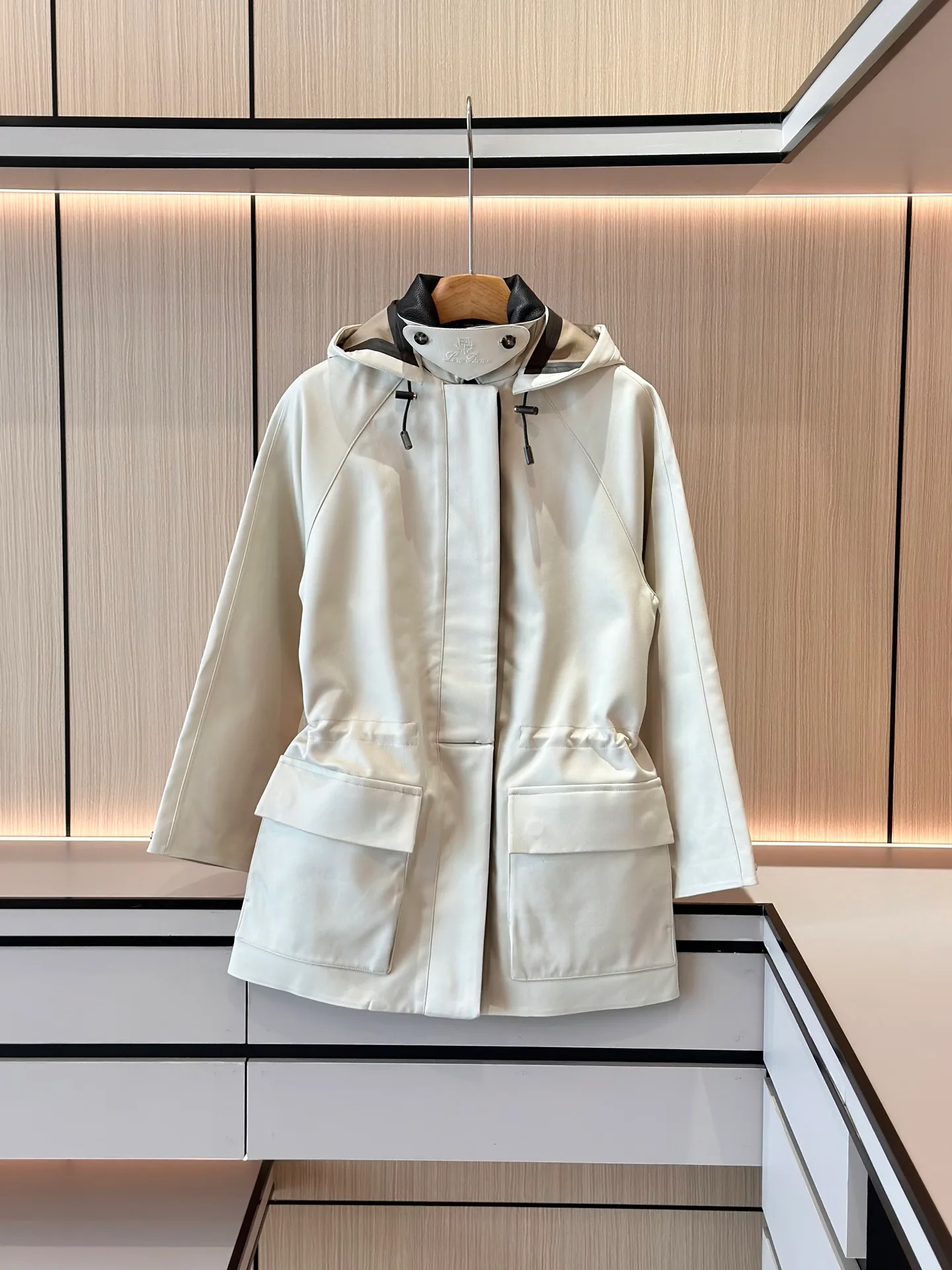 Women's Jackets And Down Jackets LORO PIANA 18197641