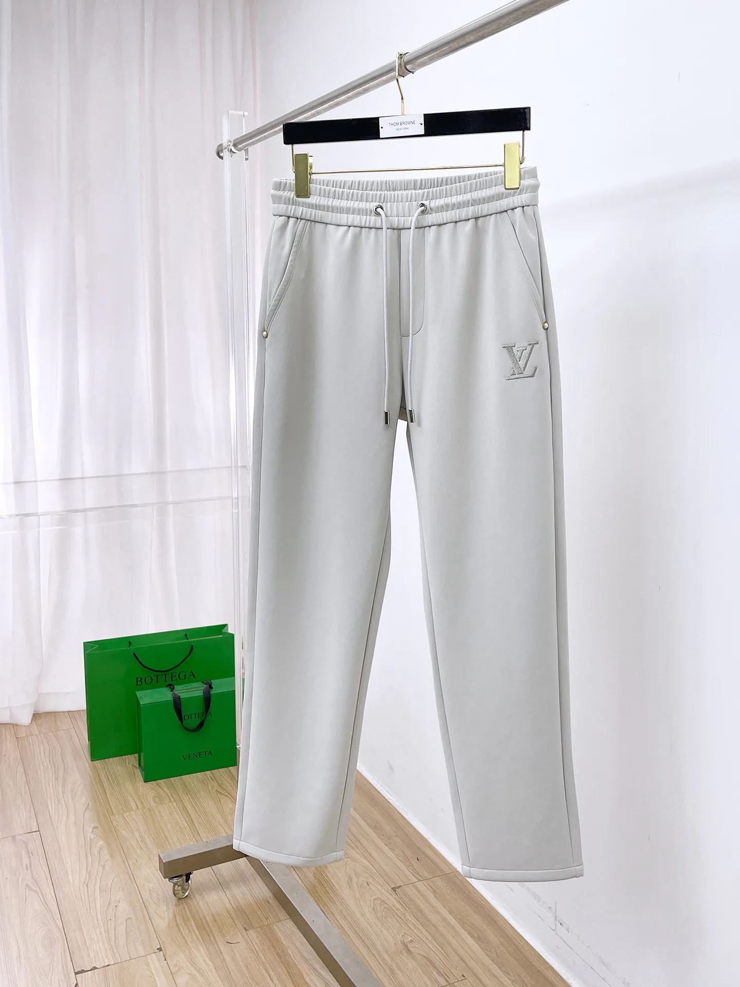Men's Trousers LOUIS VUITTON 18399332