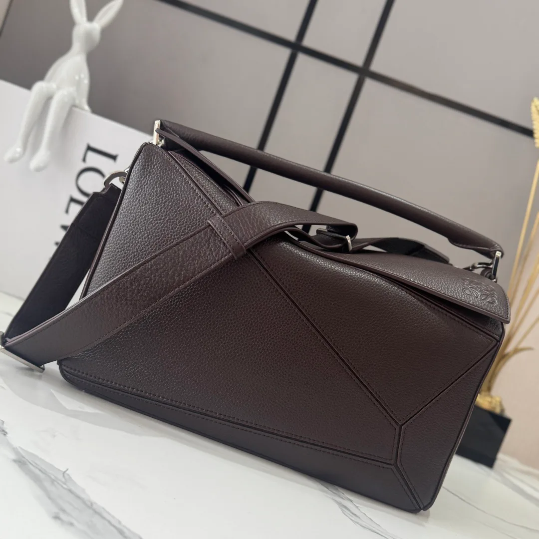 Women's Classic Handbags LOEWE 18030339
